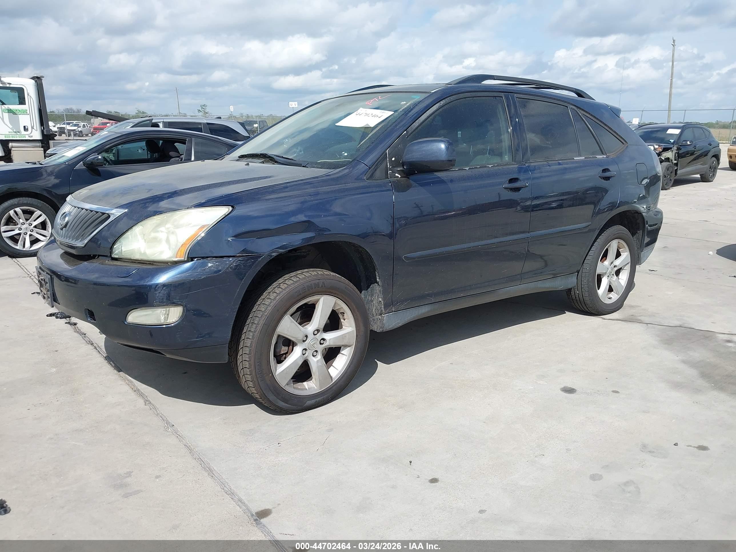 LEXUS RX image 2