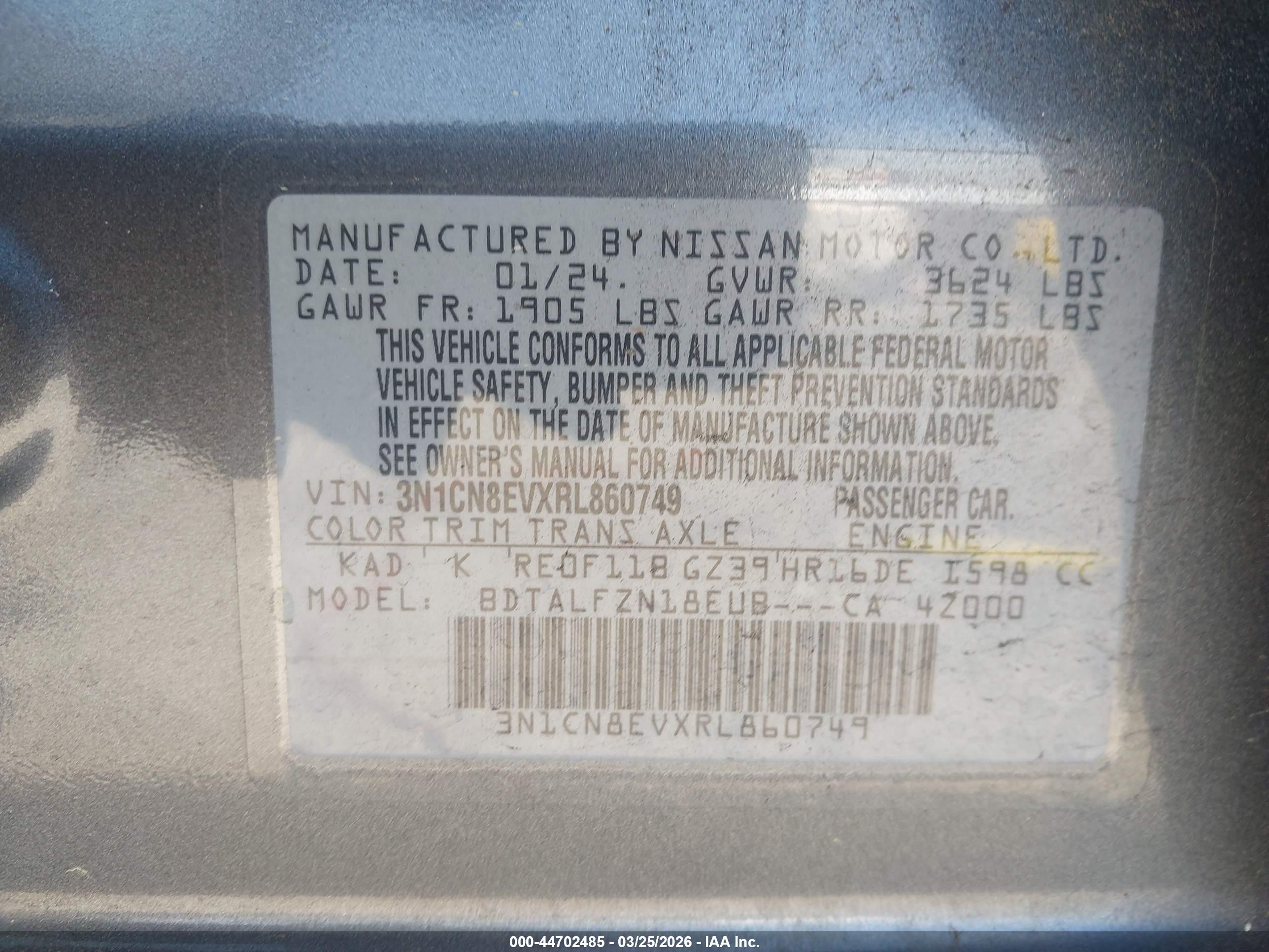 NISSAN VERSA image 9