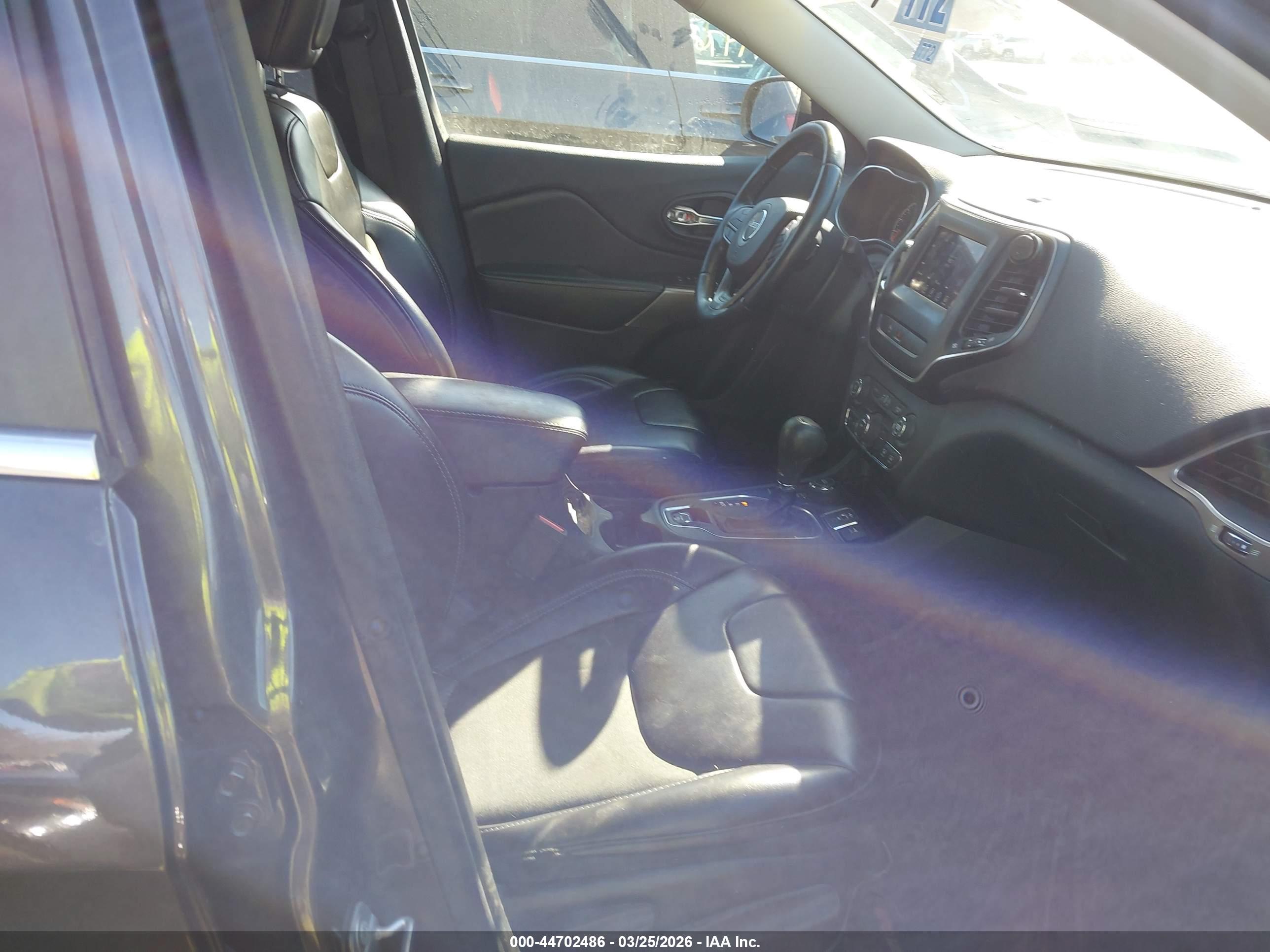 JEEP CHEROKEE image 5
