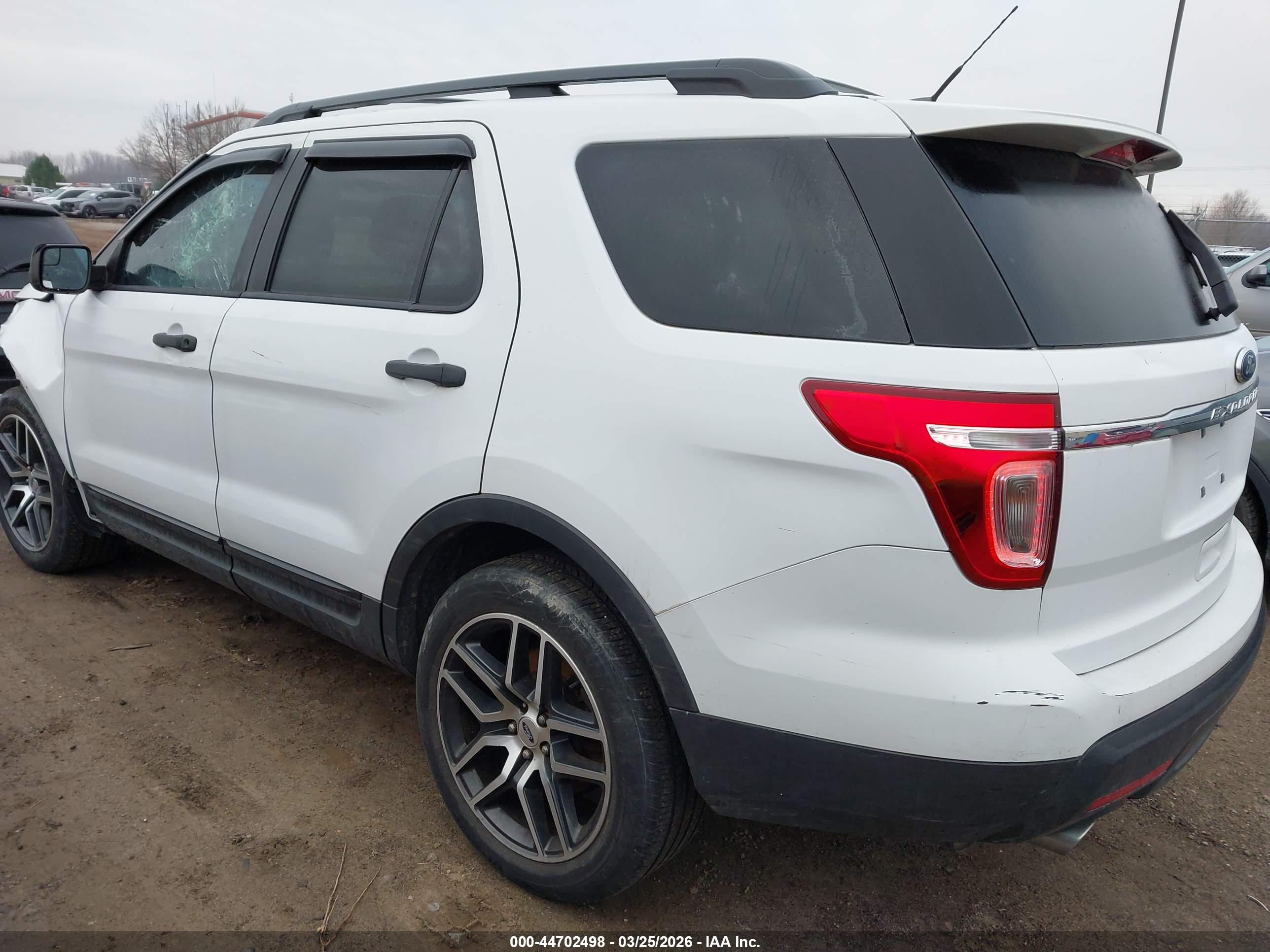 FORD EXPLORER image 3