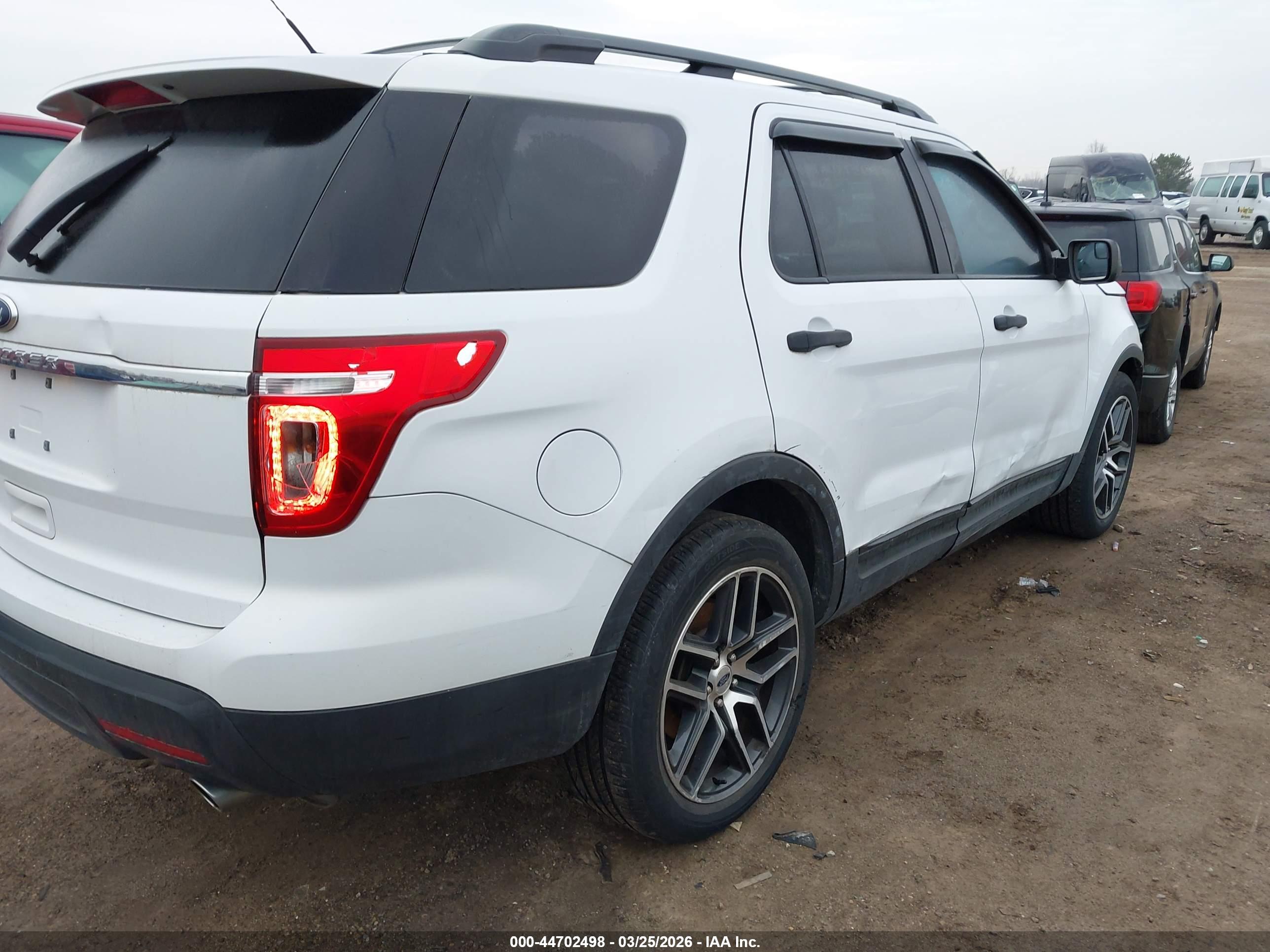 FORD EXPLORER image 4