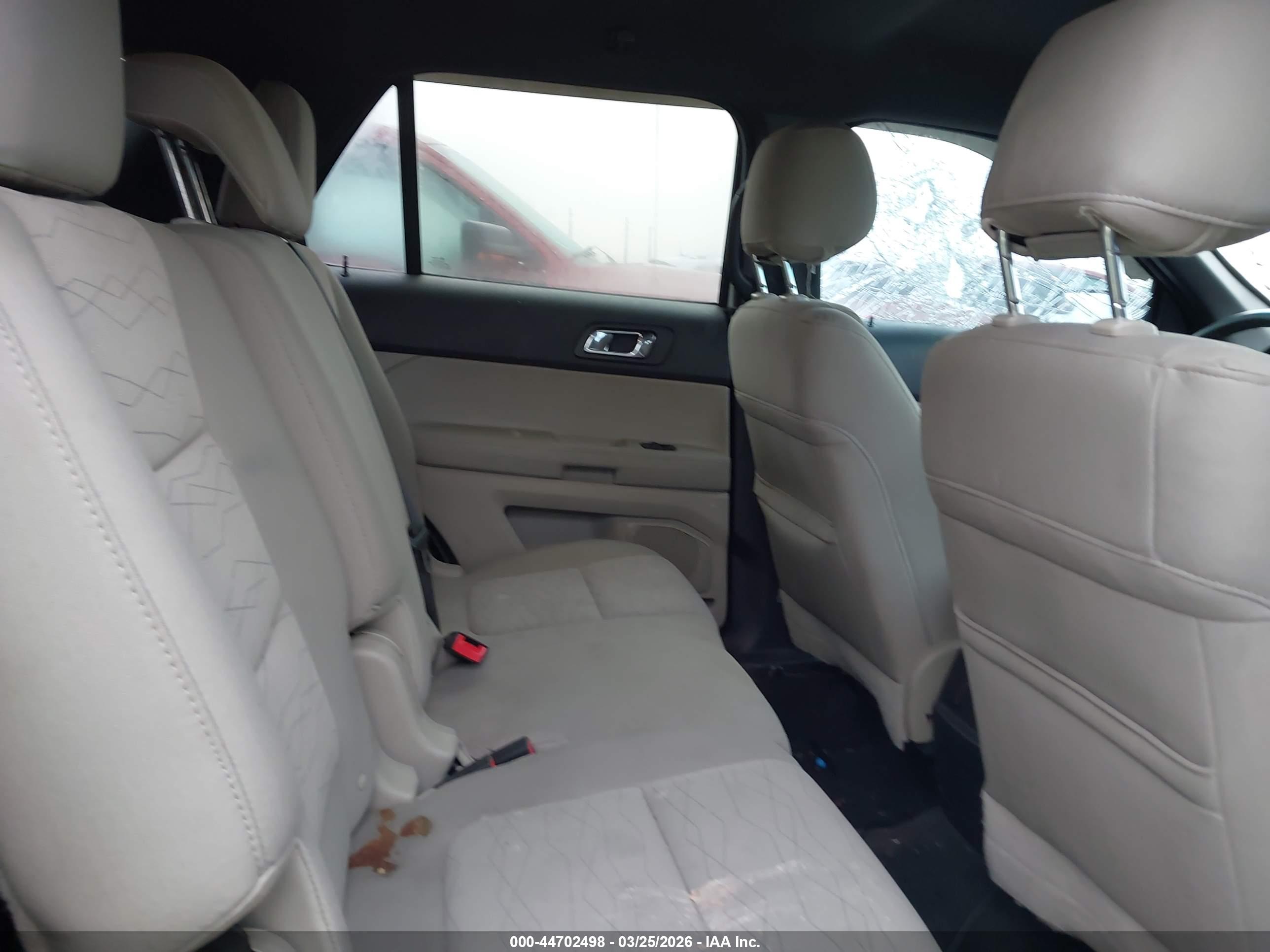 FORD EXPLORER image 8