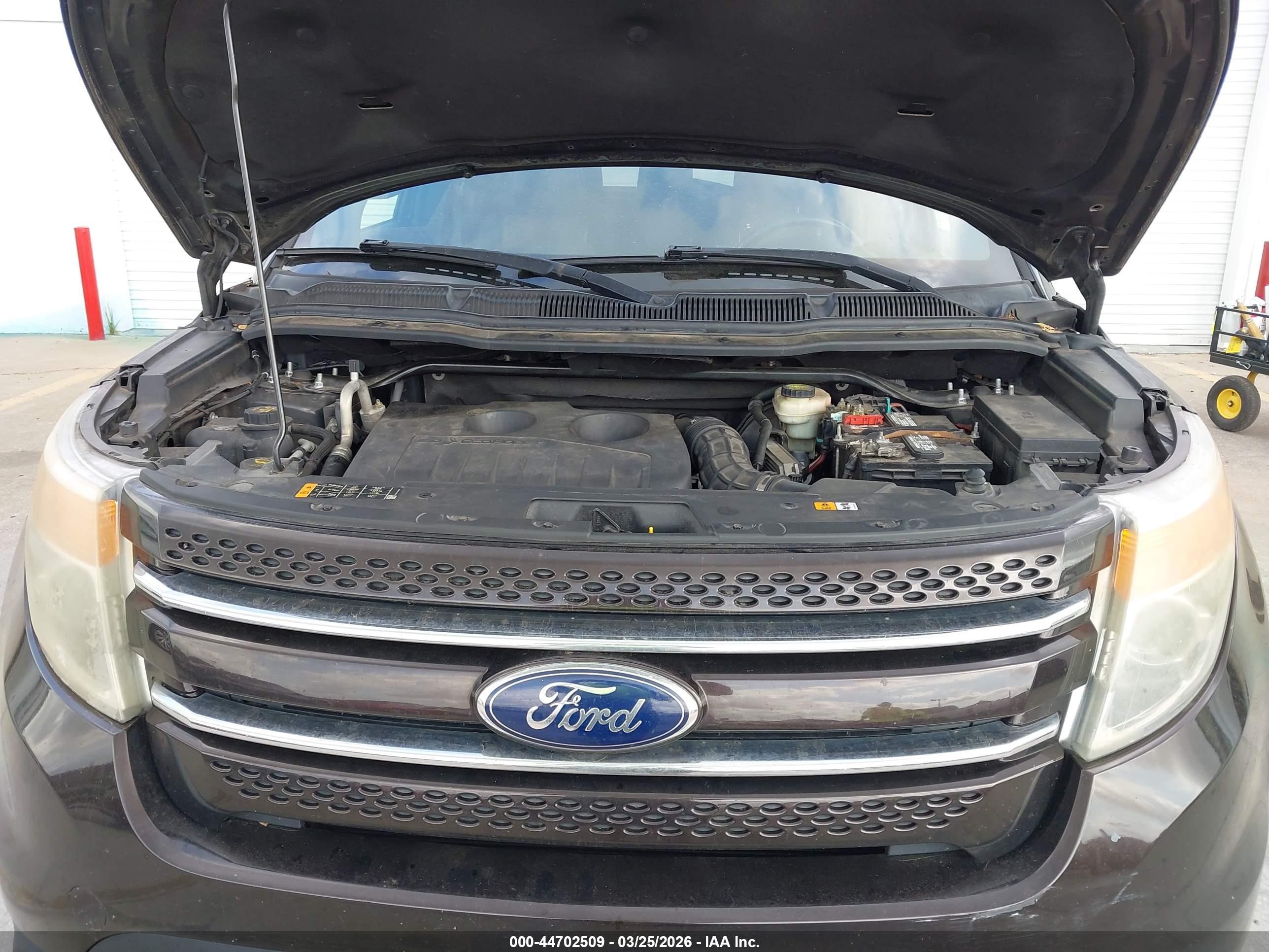 FORD EXPLORER image 10