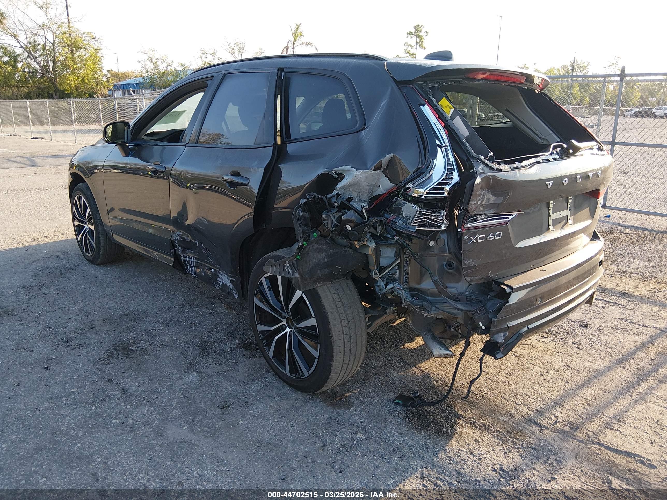VOLVO XC60 image 3