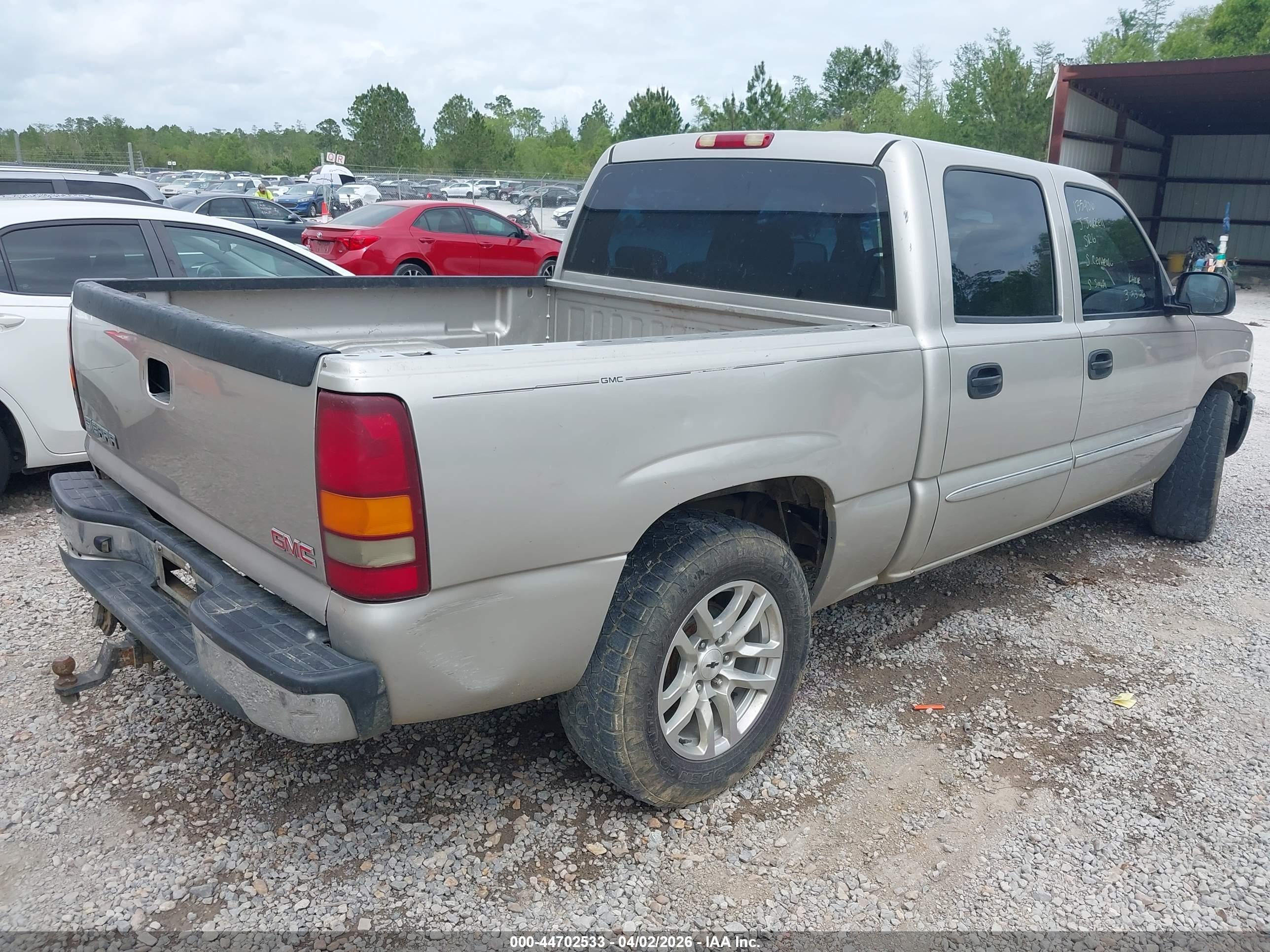 GMC SIERRA image 4