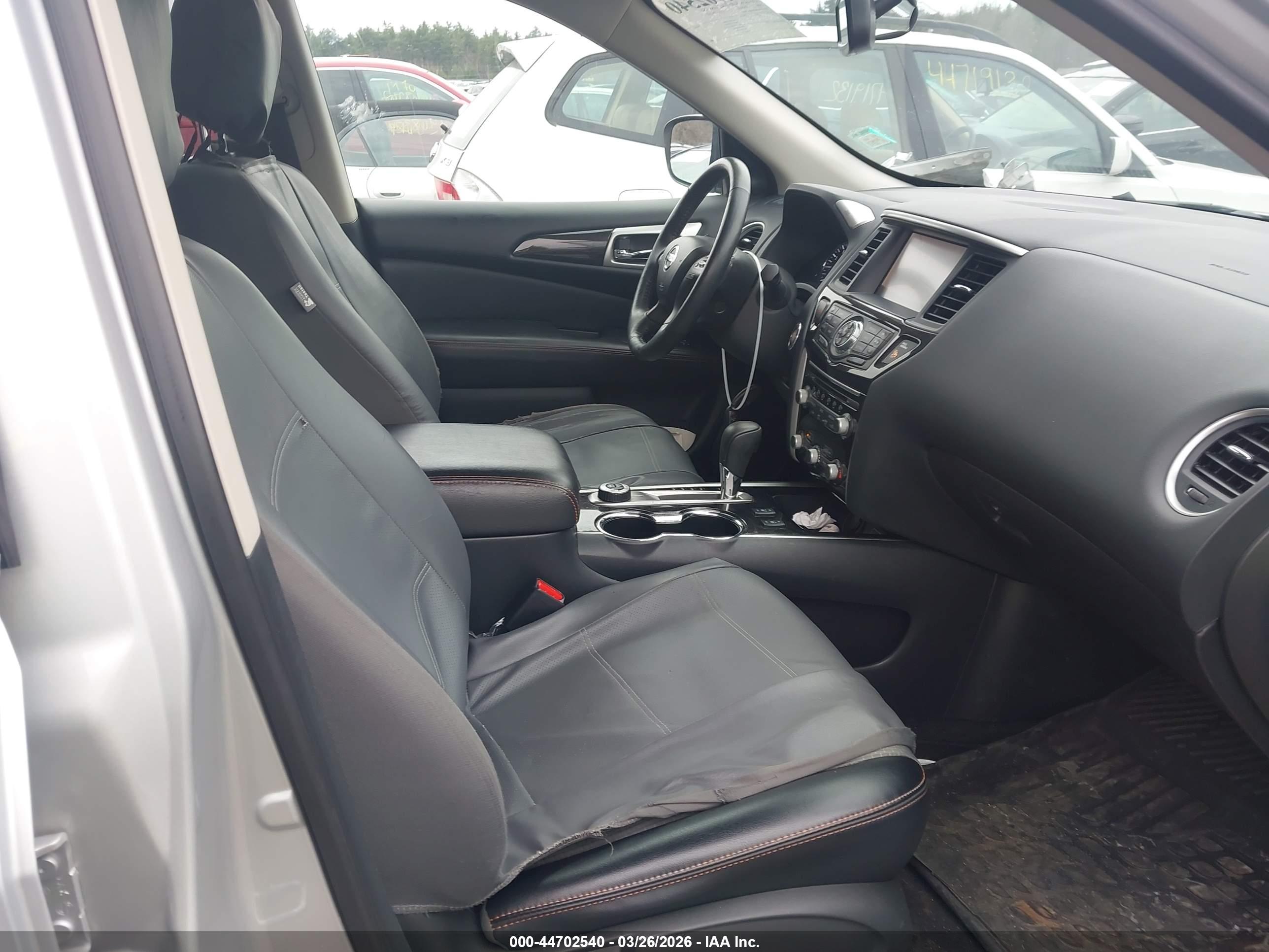NISSAN PATHFINDER image 5