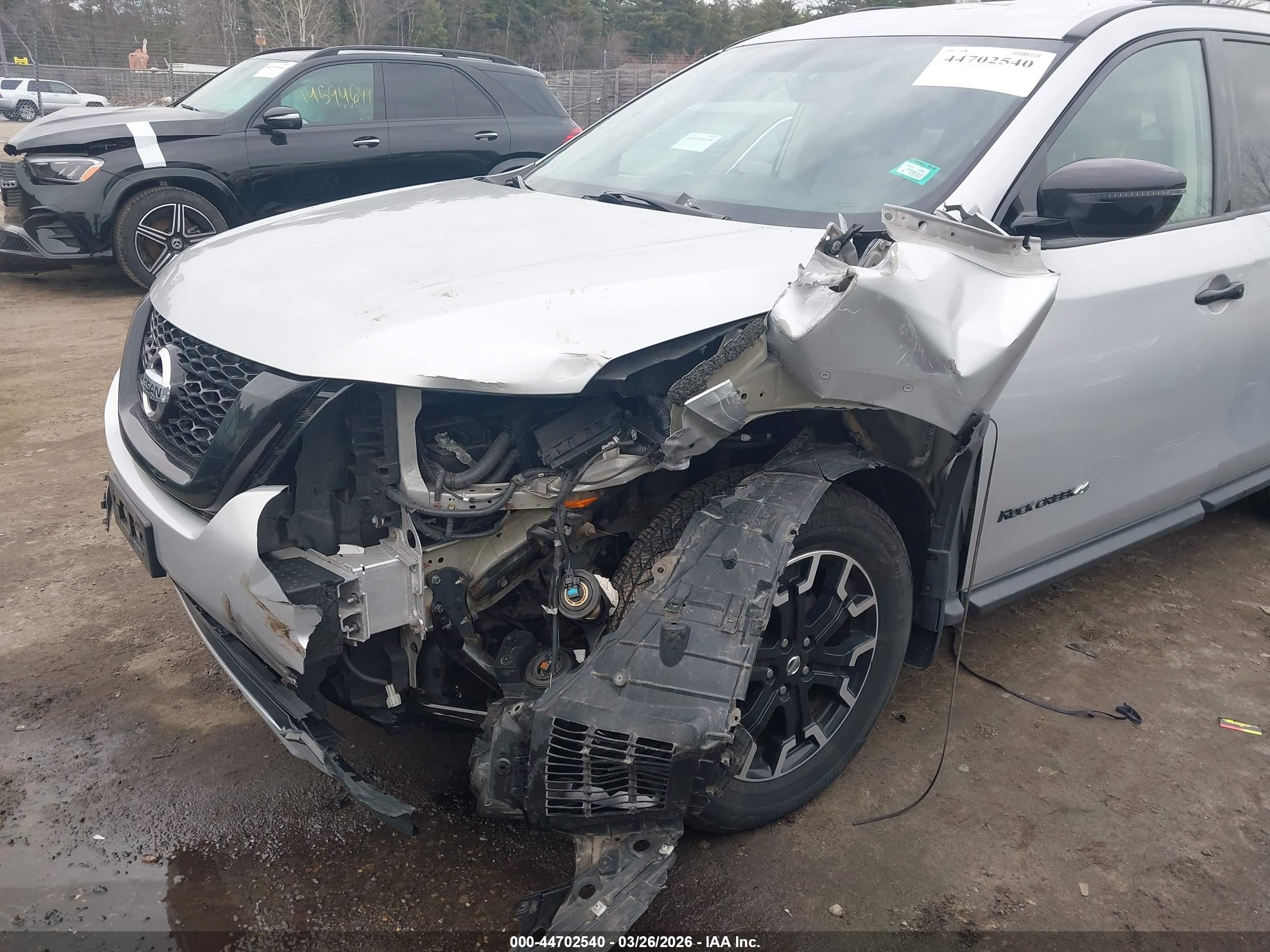 NISSAN PATHFINDER image 6