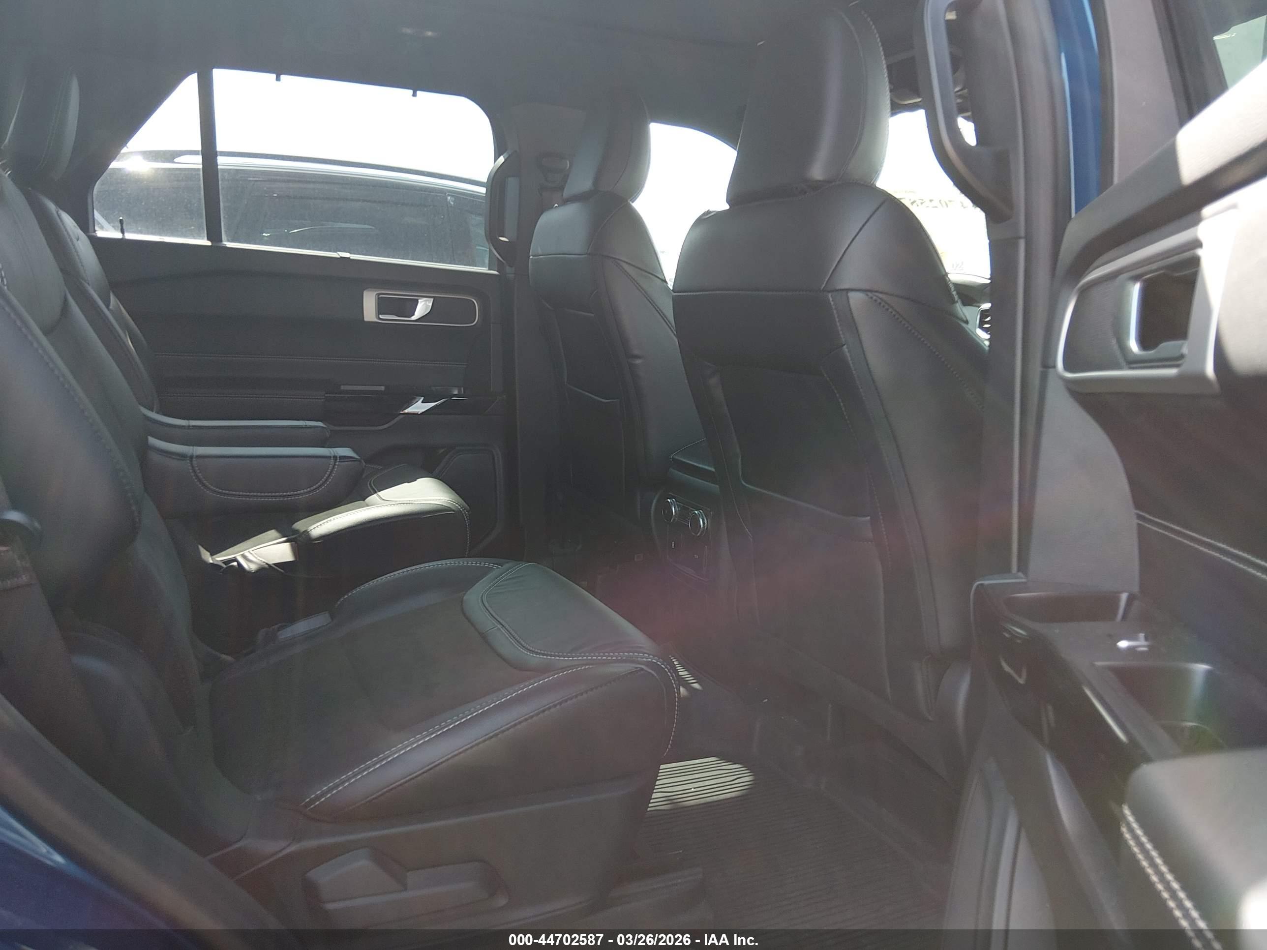 FORD EXPLORER image 8