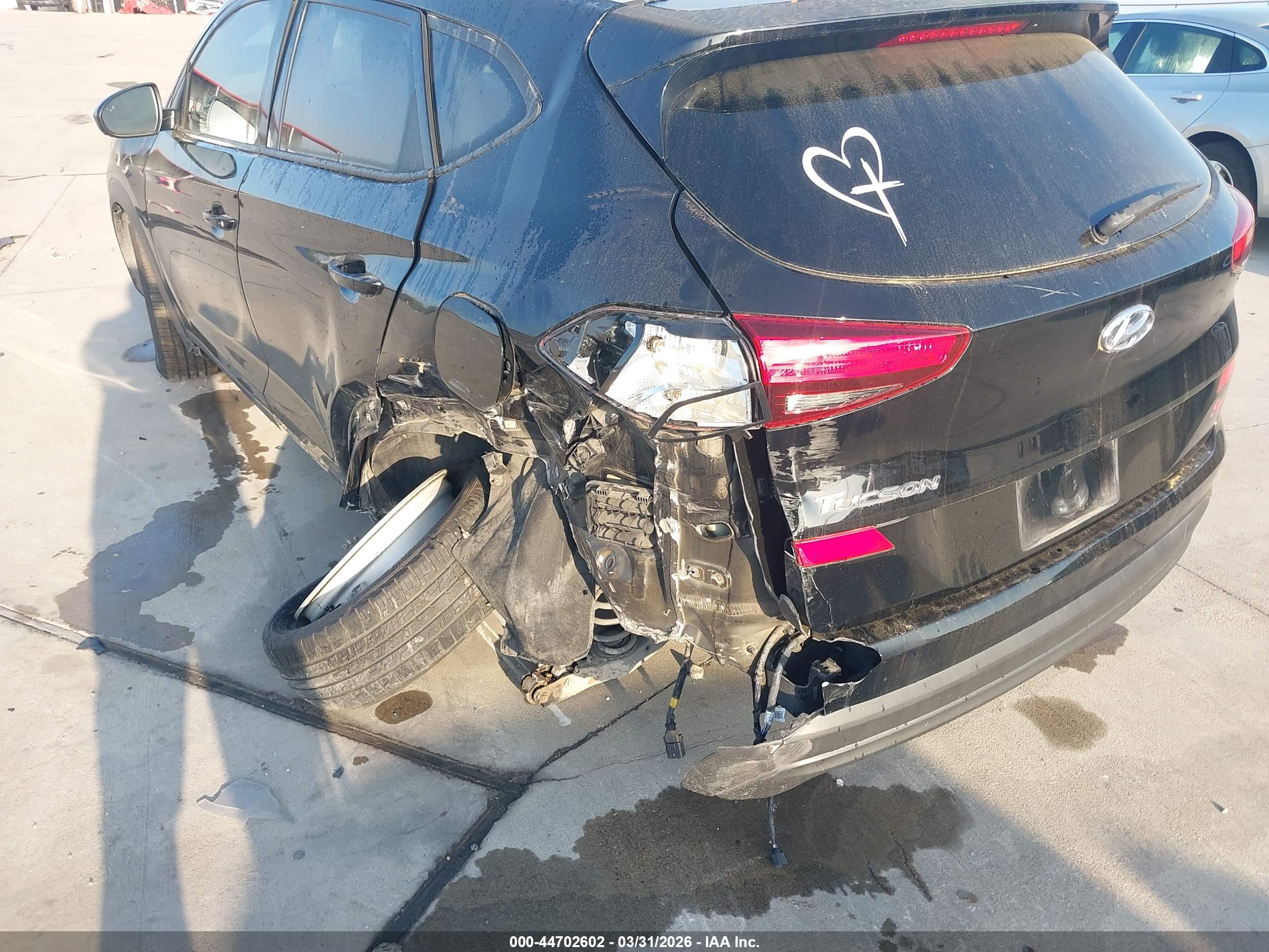 HYUNDAI TUCSON image 6