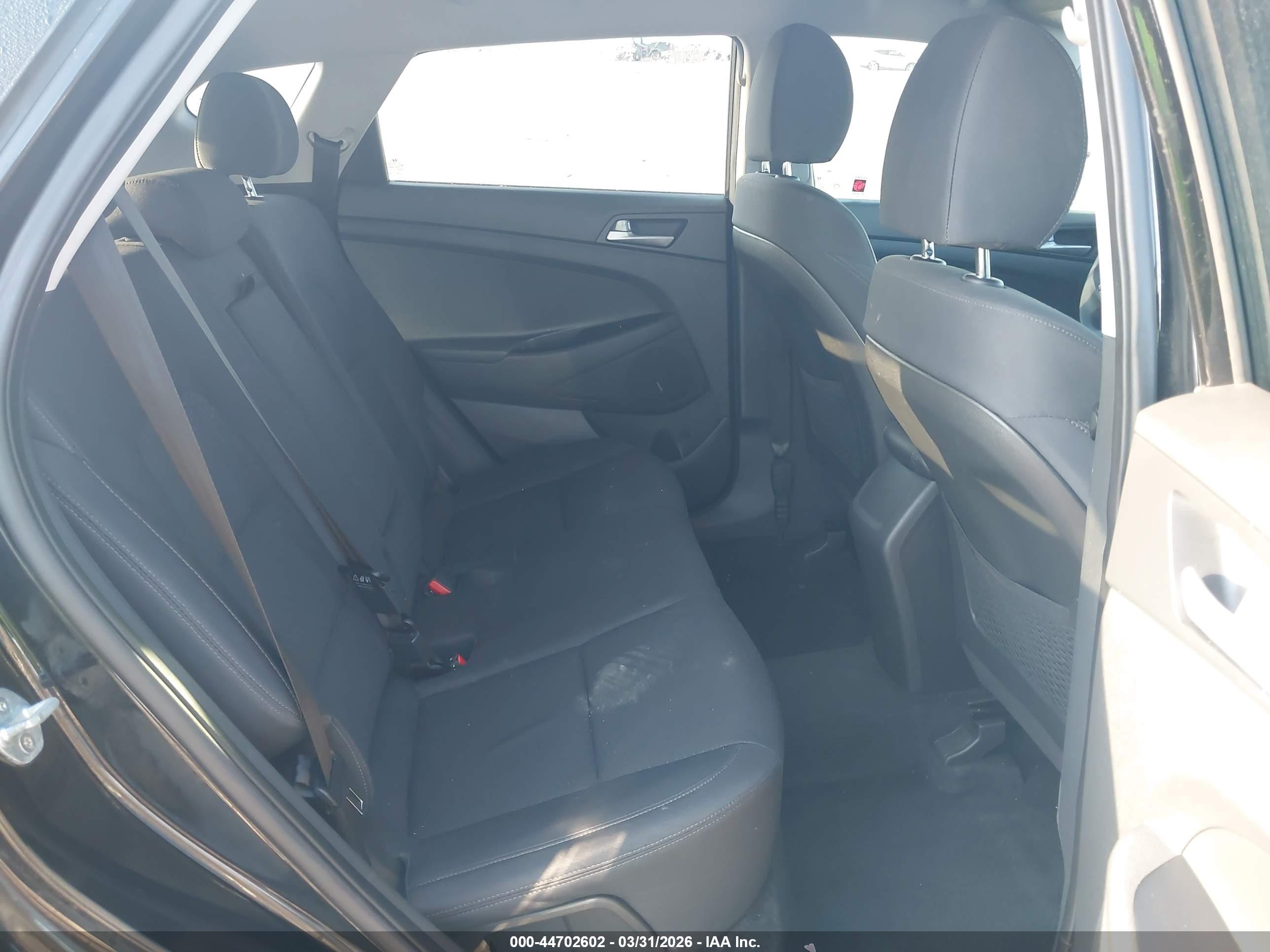 HYUNDAI TUCSON image 8