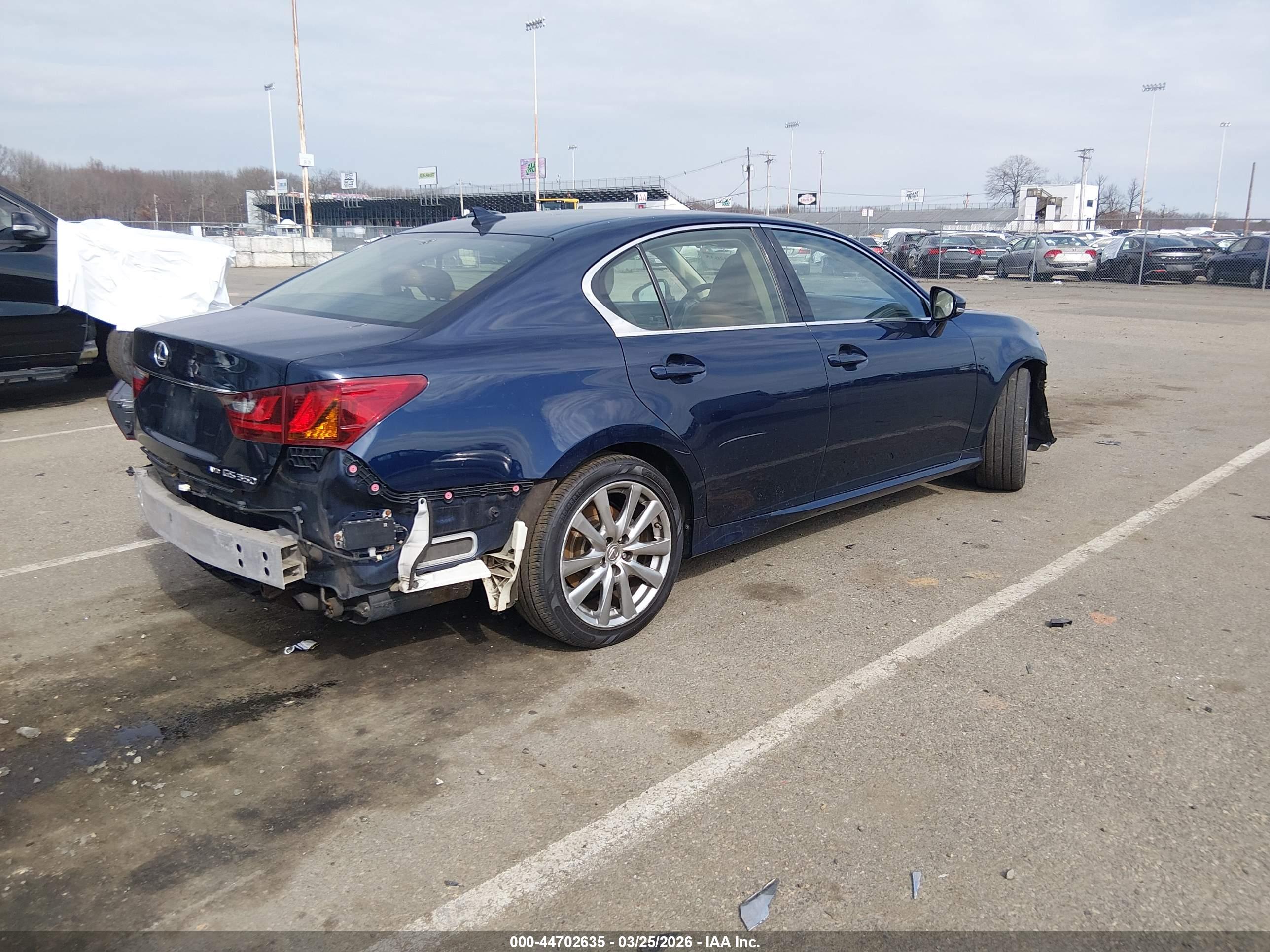LEXUS GS image 4
