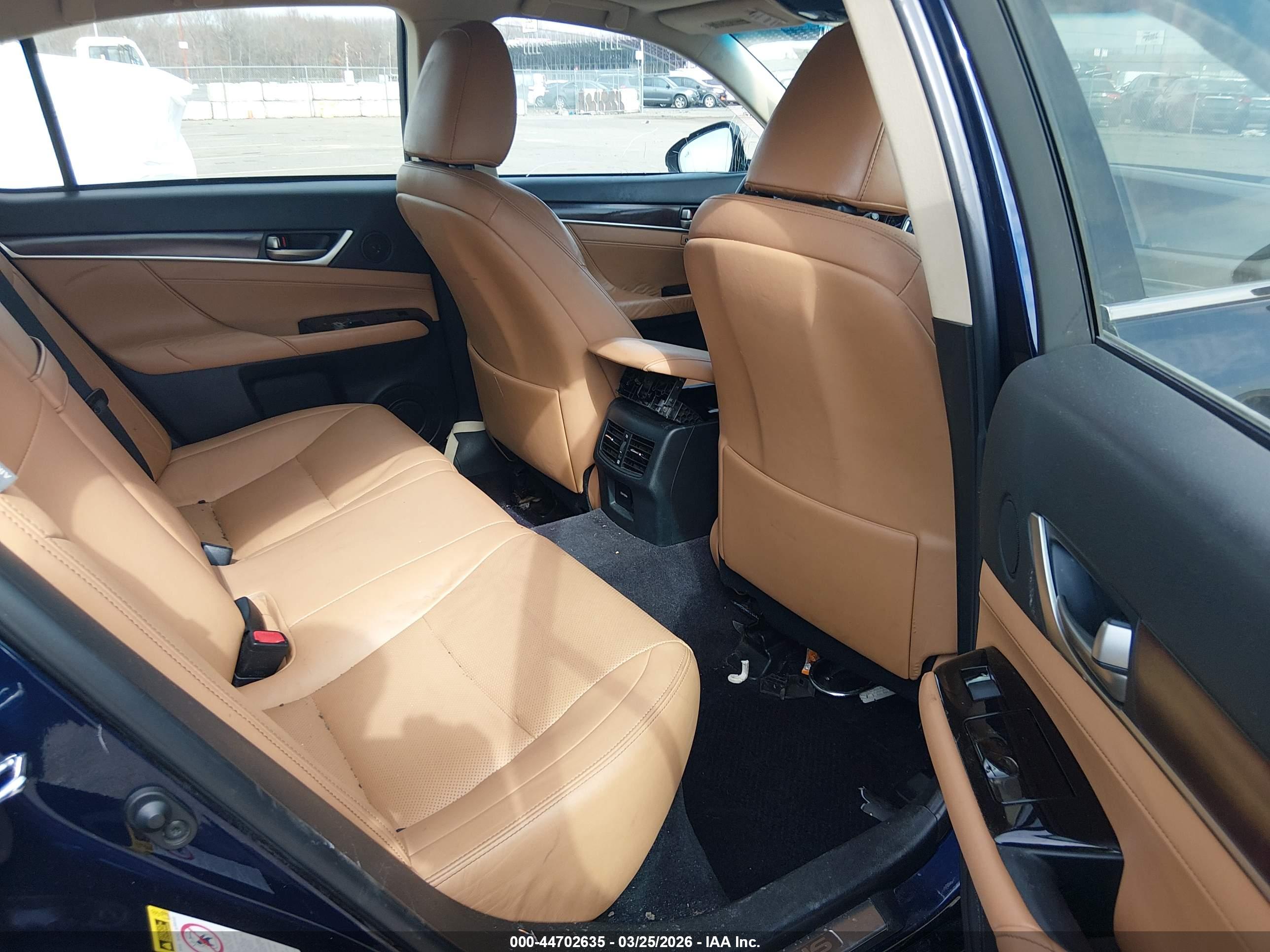 LEXUS GS image 8