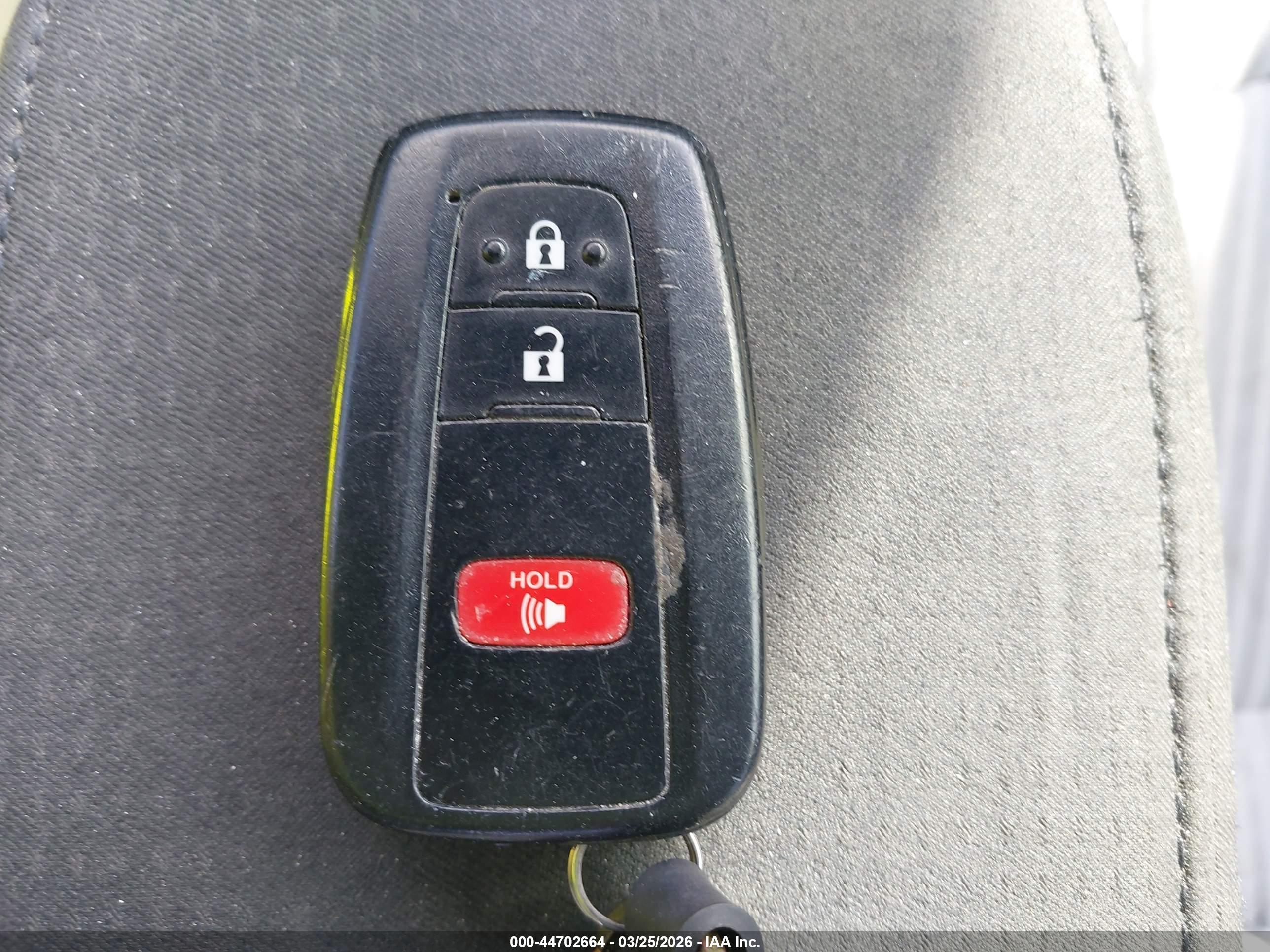 TOYOTA PRIUS image 11