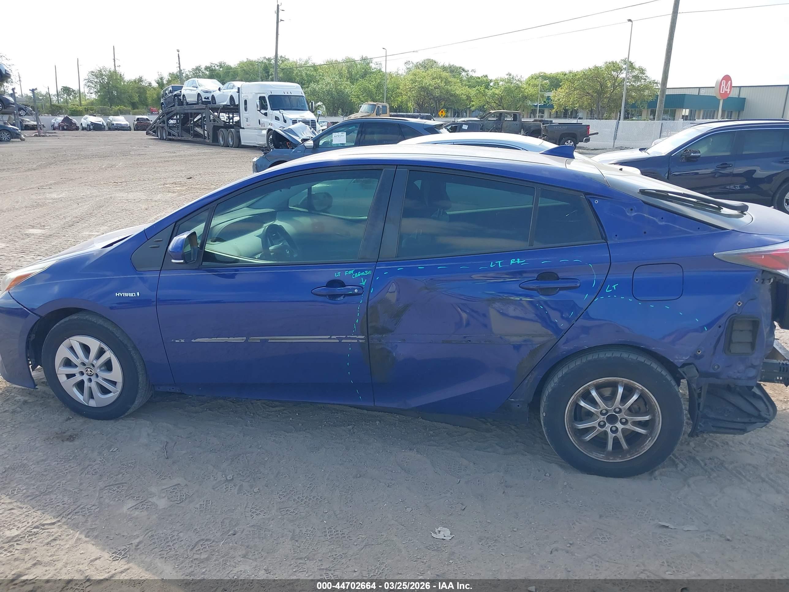 TOYOTA PRIUS image 6