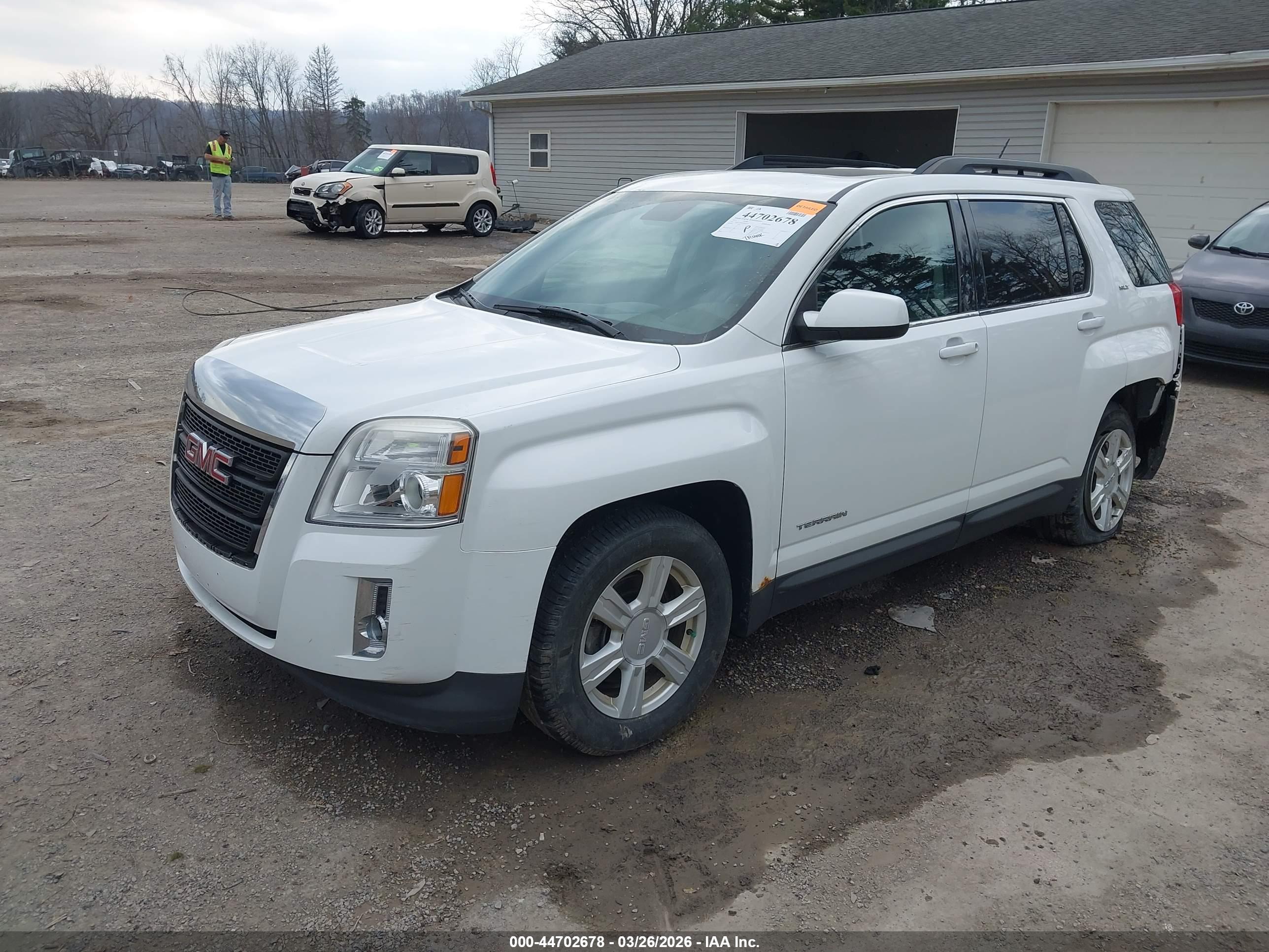 GMC TERRAIN image 2