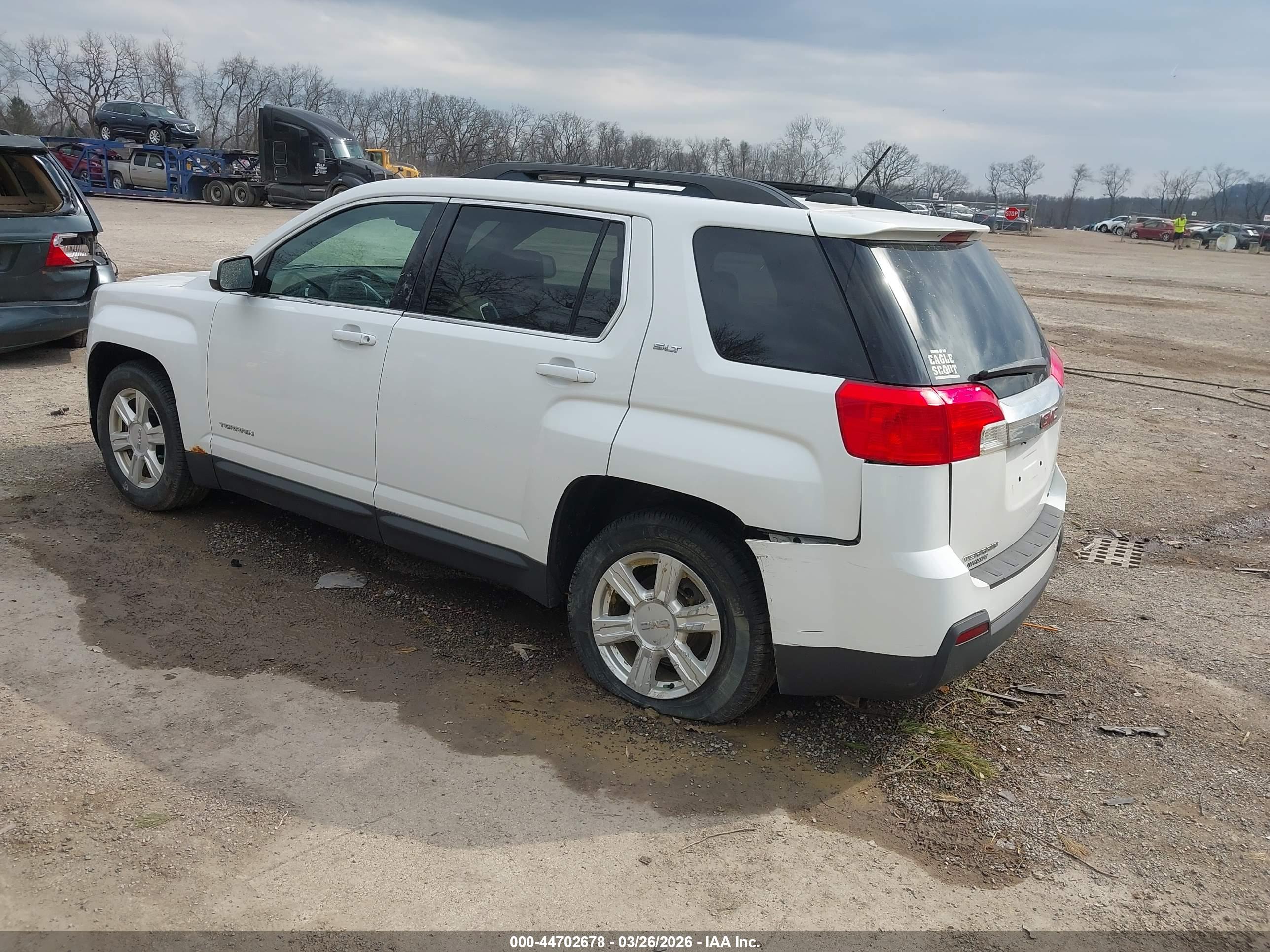GMC TERRAIN image 3