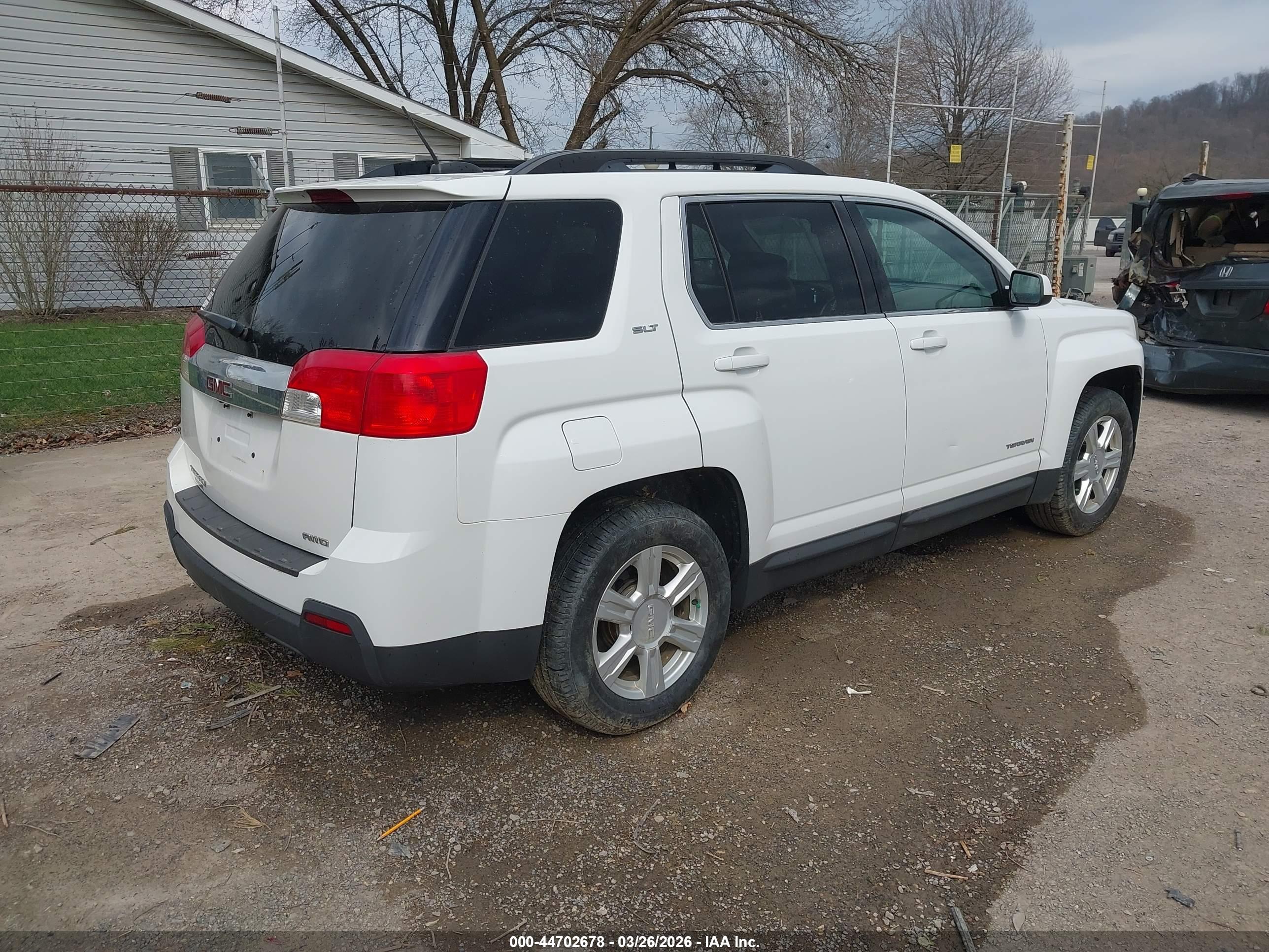 GMC TERRAIN image 4
