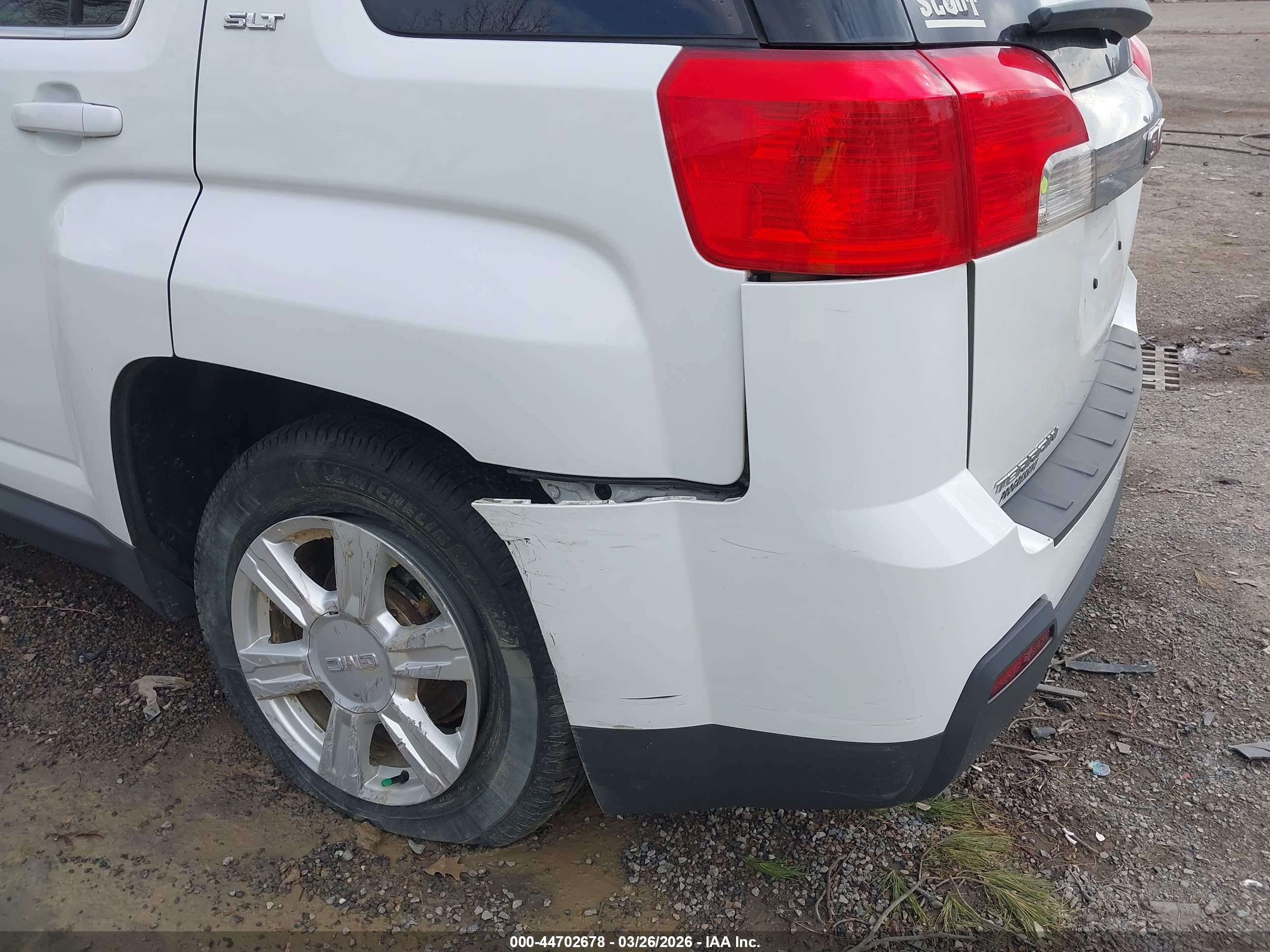 GMC TERRAIN image 6