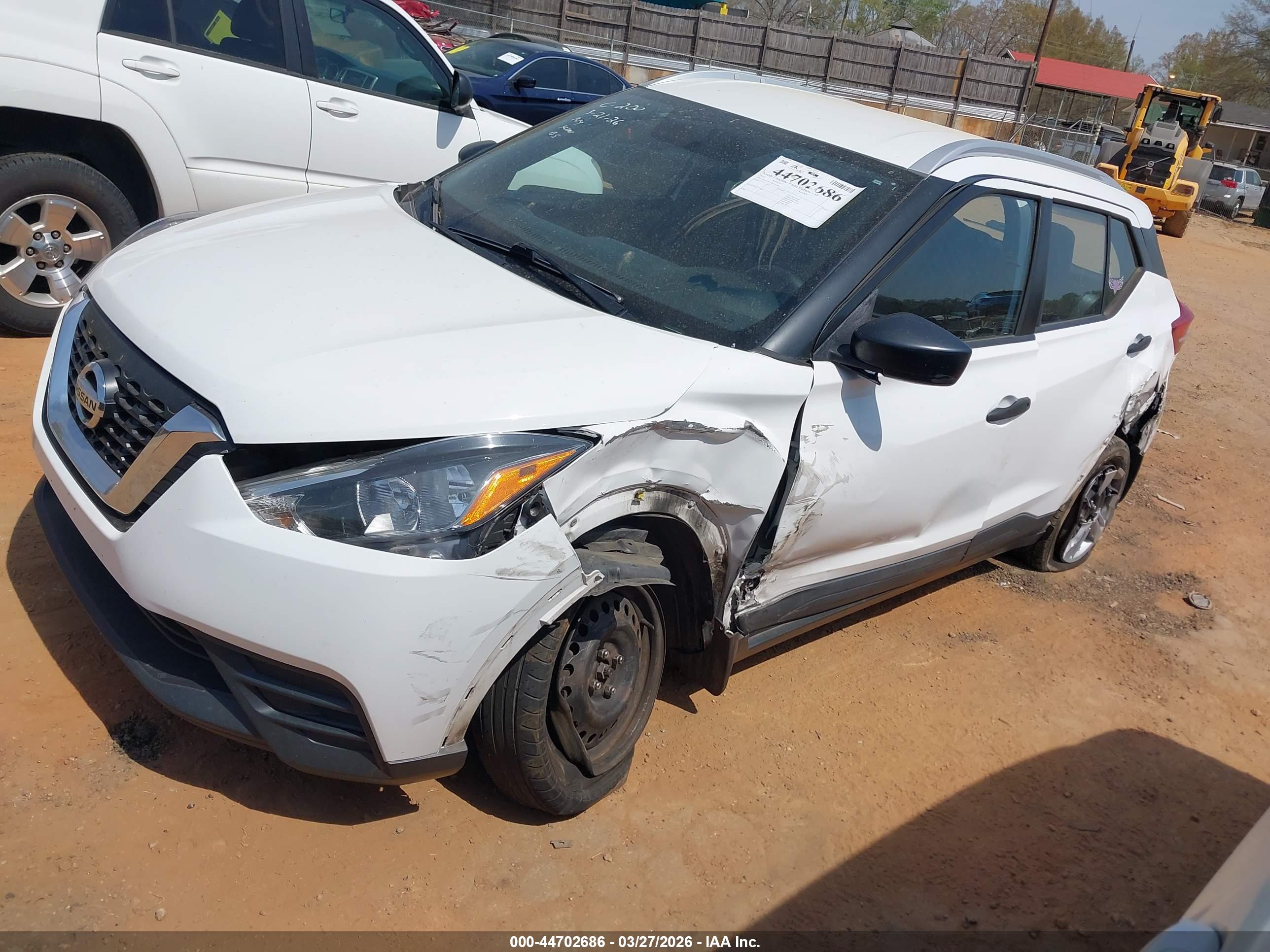NISSAN KICKS image 2