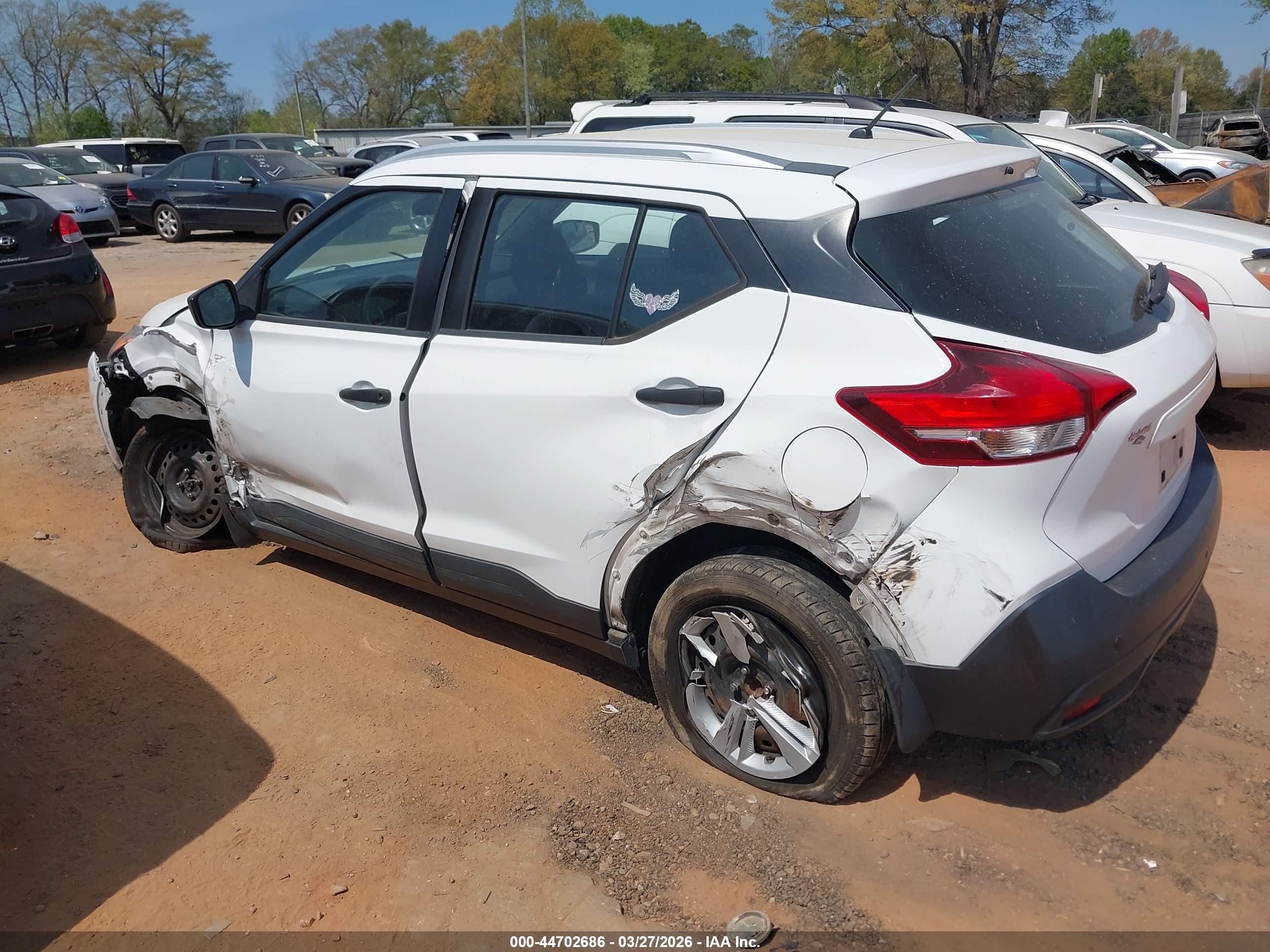 NISSAN KICKS image 3
