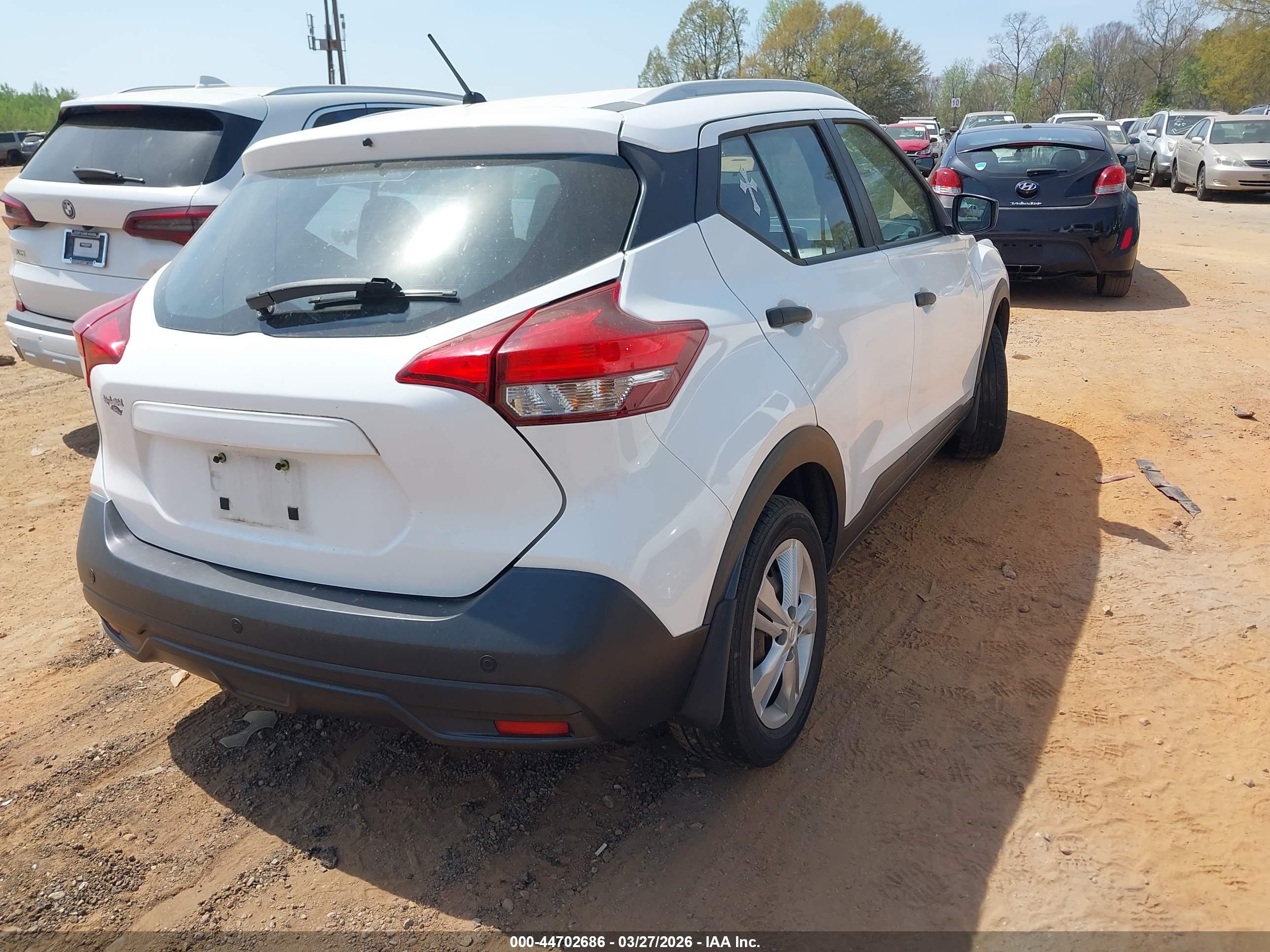 NISSAN KICKS image 4