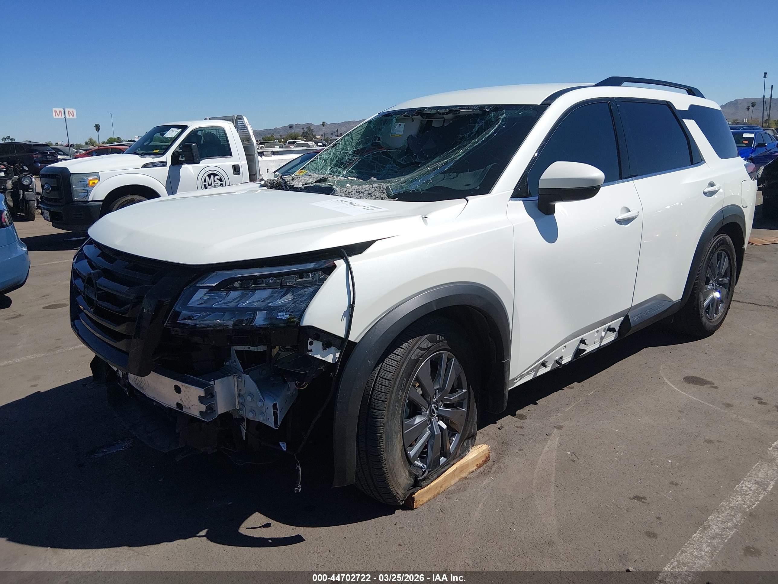 NISSAN PATHFINDER image 6