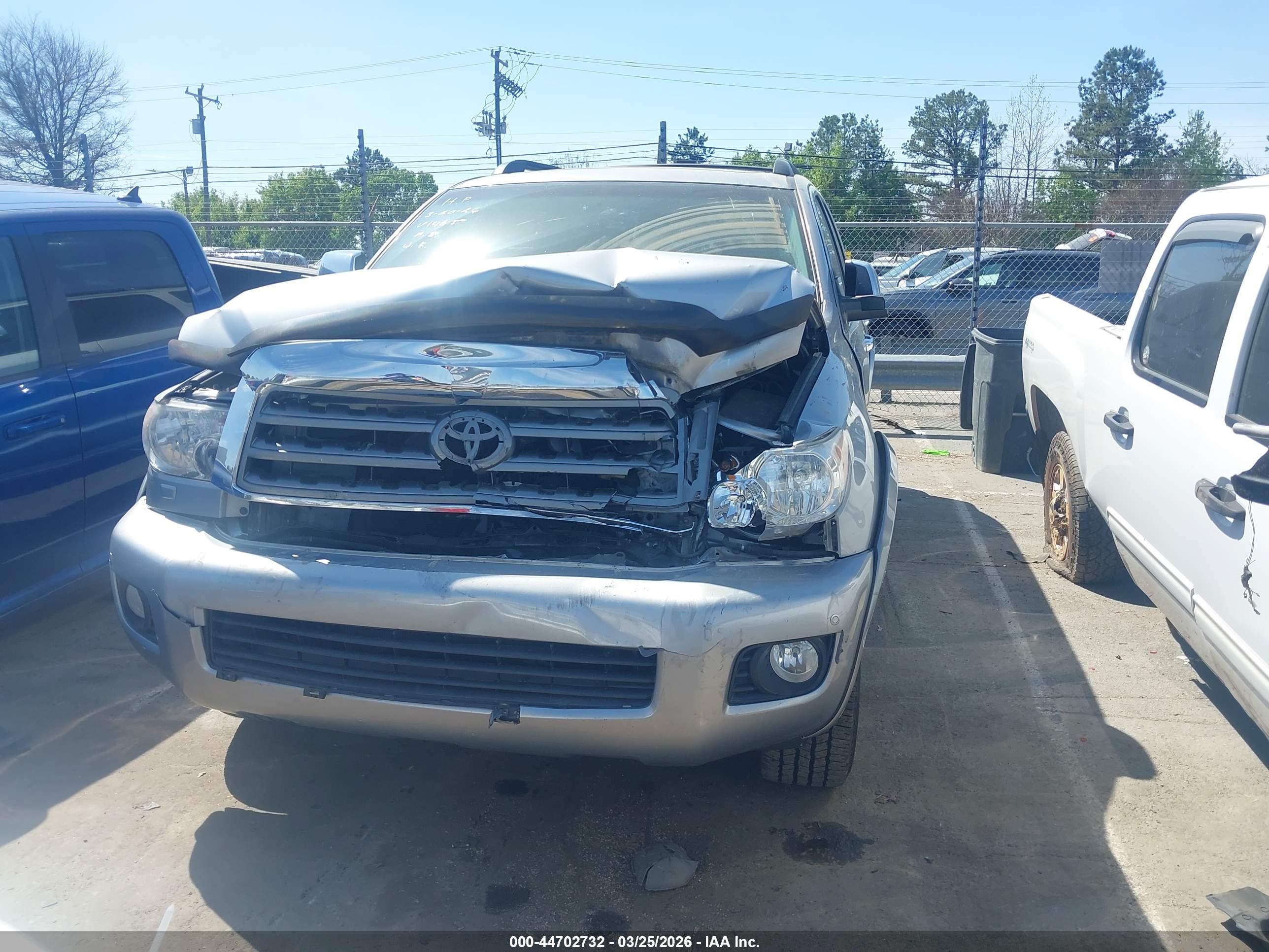 TOYOTA SEQUOIA image 6