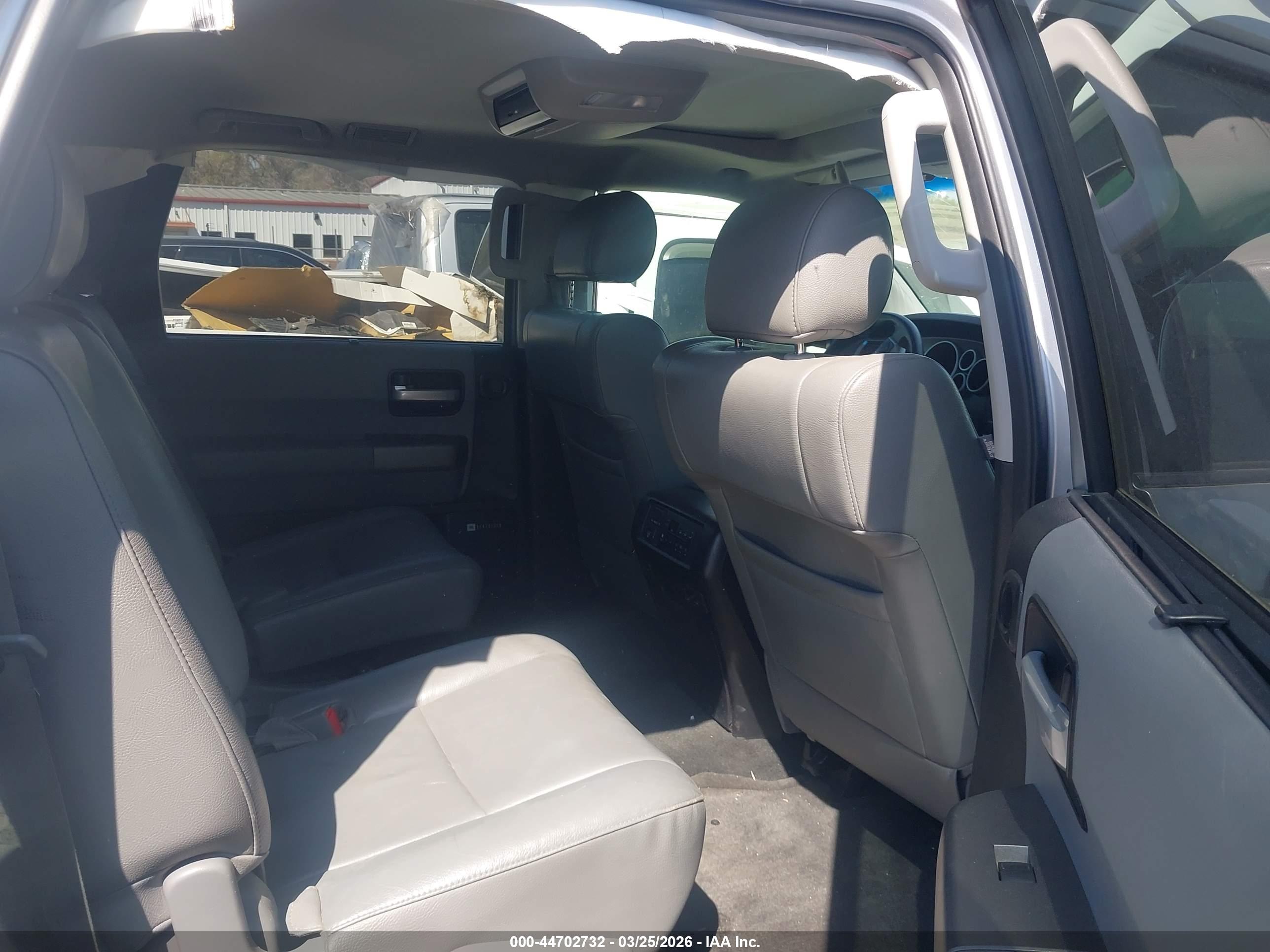 TOYOTA SEQUOIA image 8