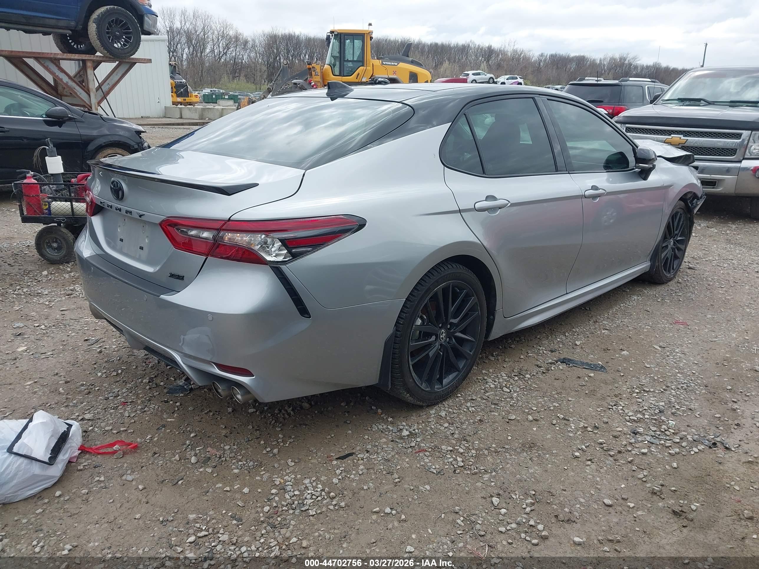 TOYOTA CAMRY image 4