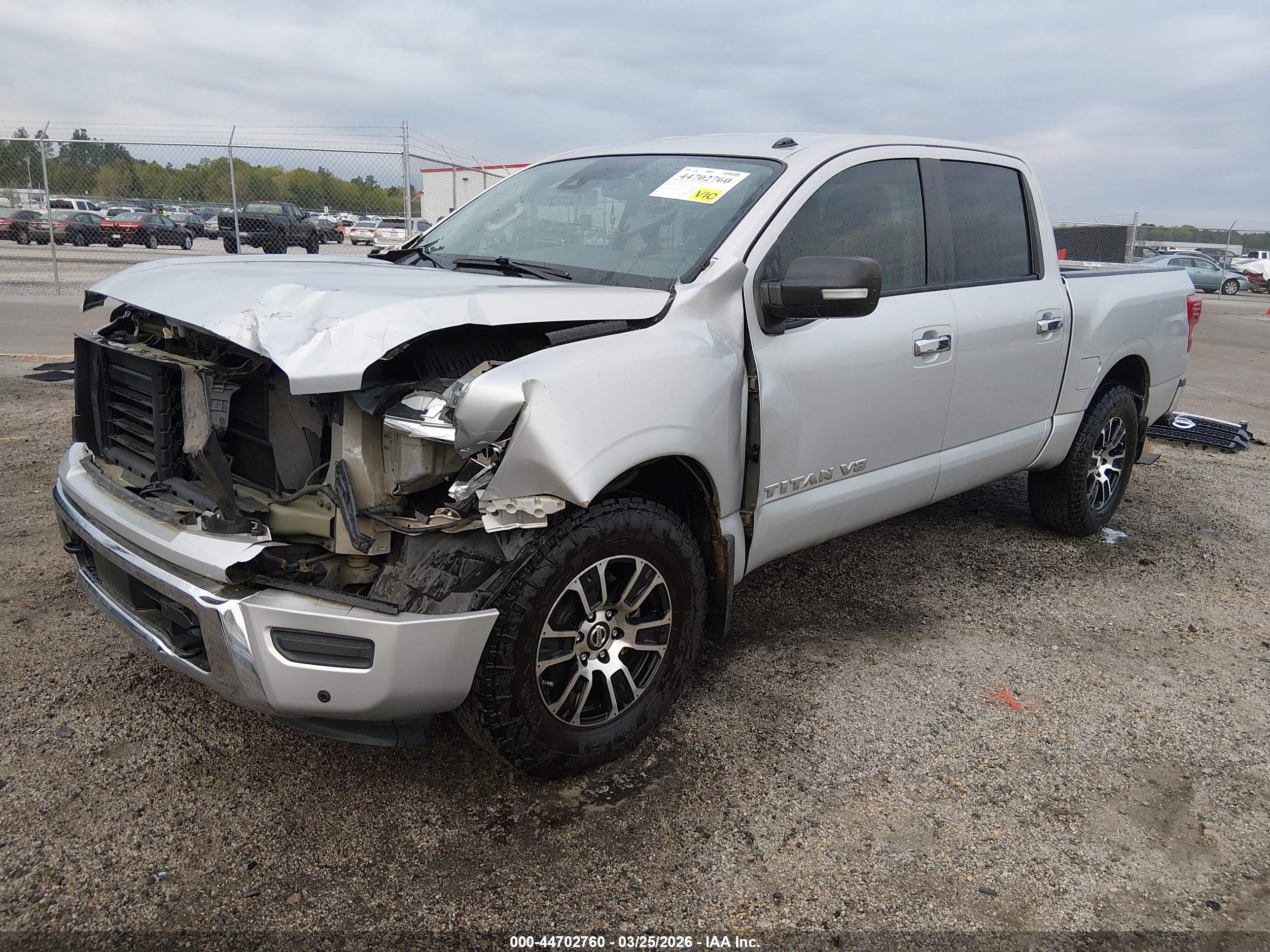 NISSAN TITAN image 2
