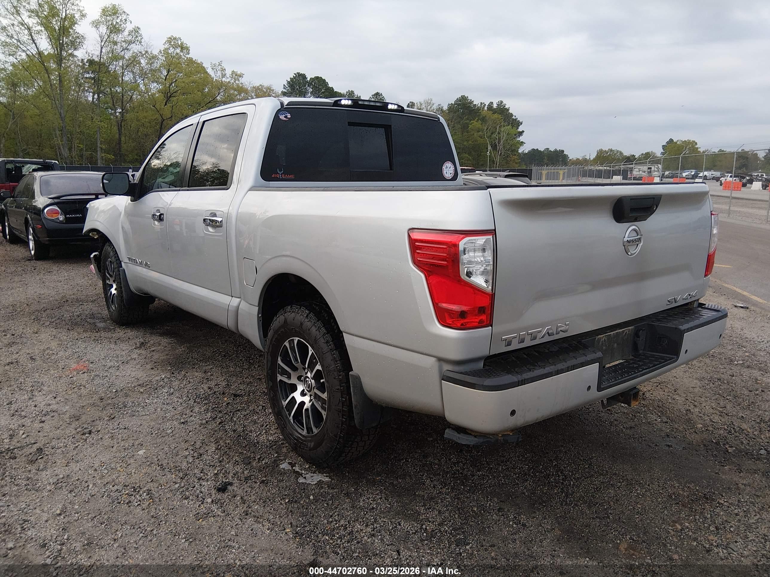 NISSAN TITAN image 3