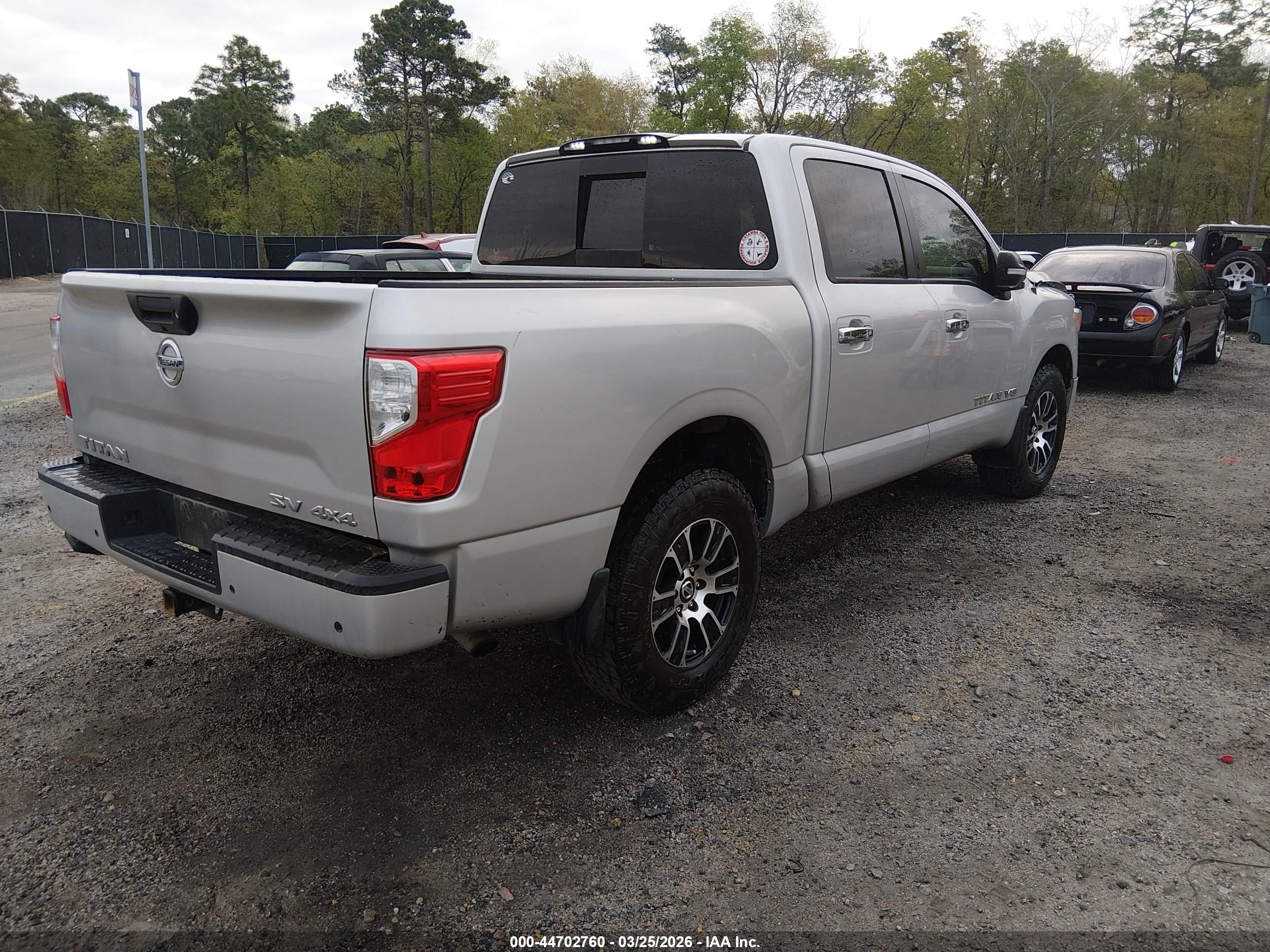 NISSAN TITAN image 4