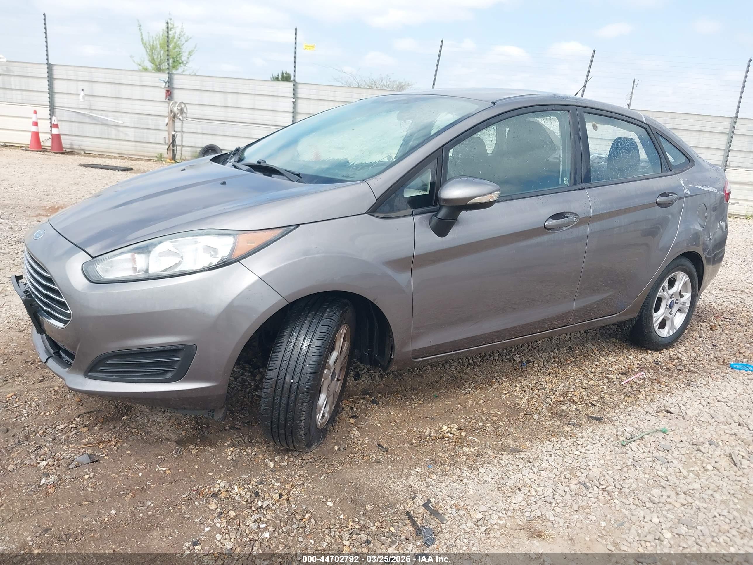 FORD FIESTA image 2