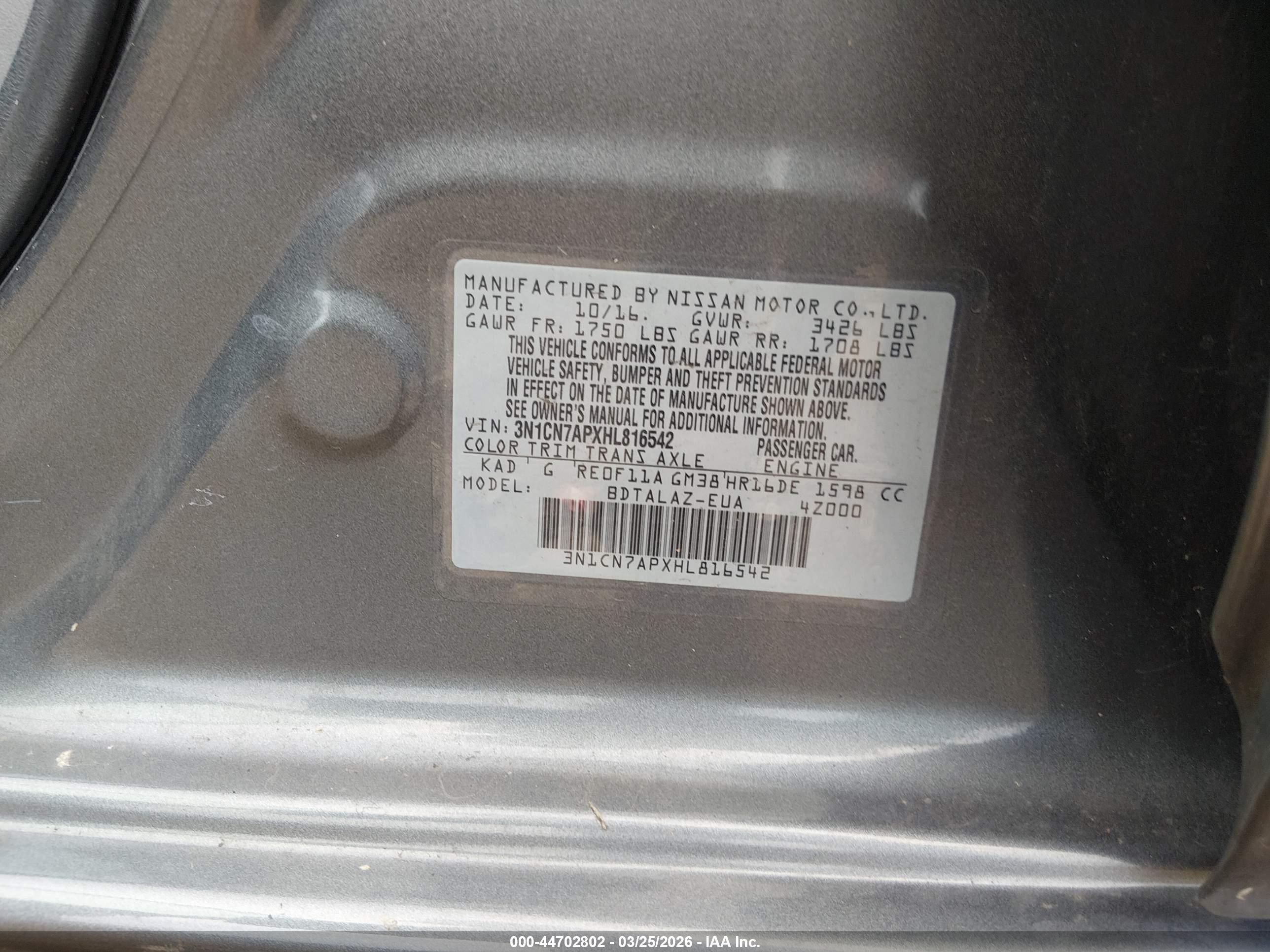 NISSAN VERSA image 9