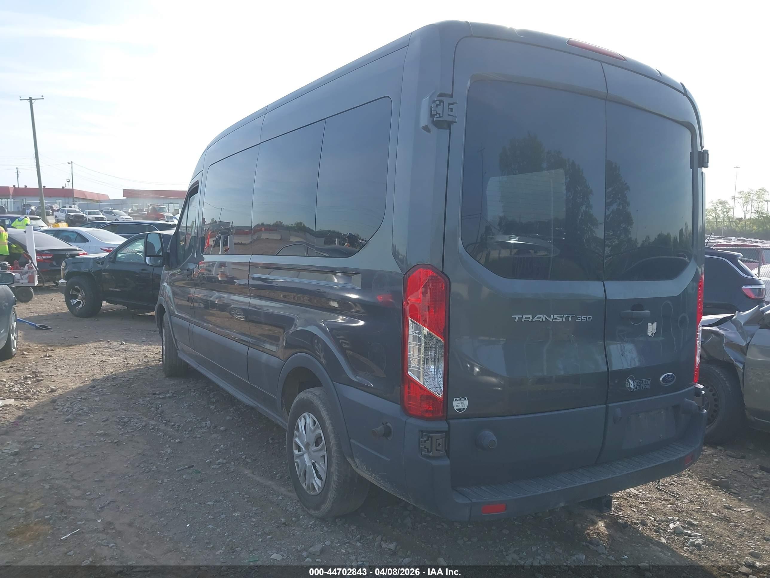 FORD TRANSIT-350 image 3