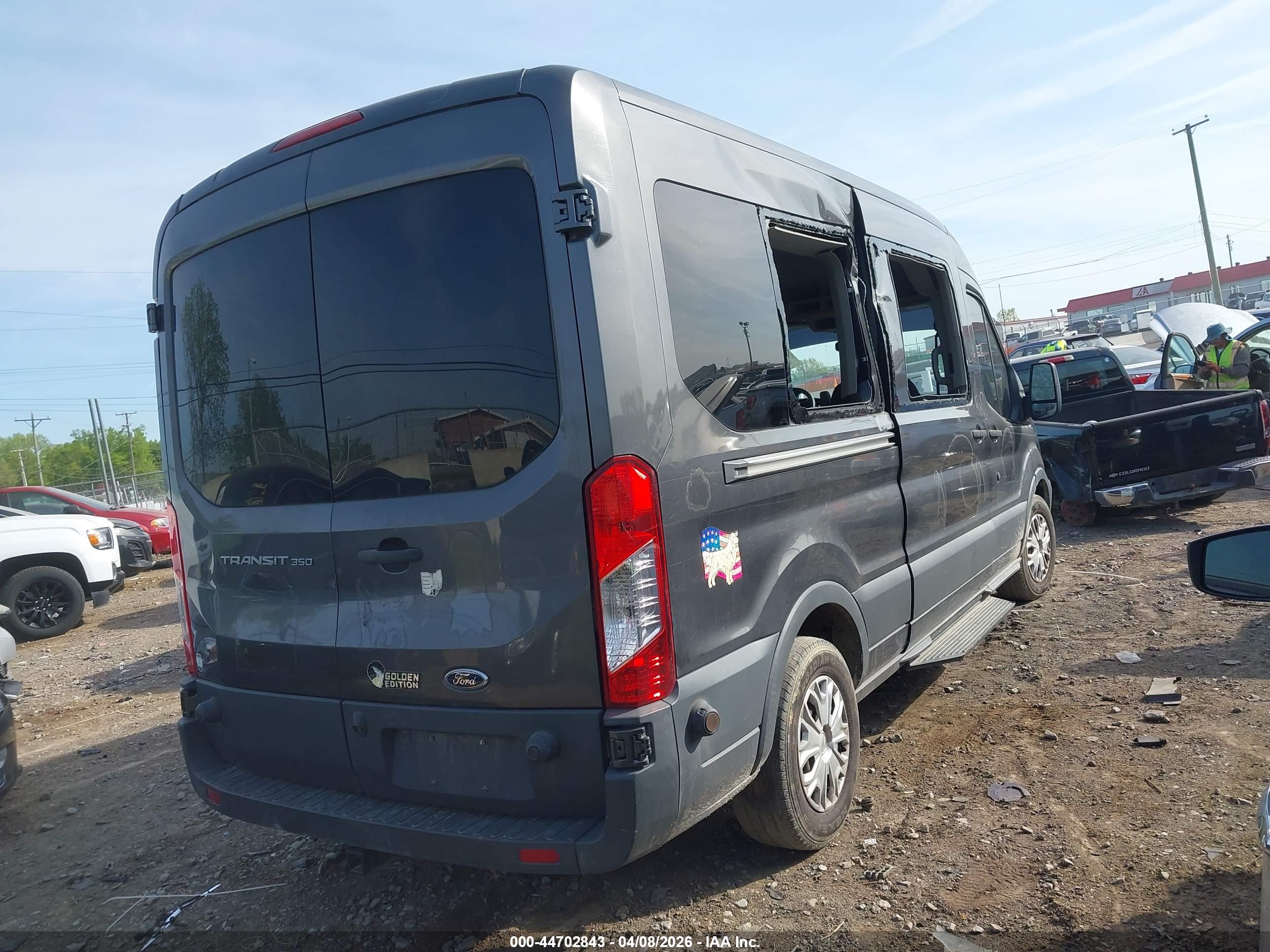 FORD TRANSIT-350 image 4
