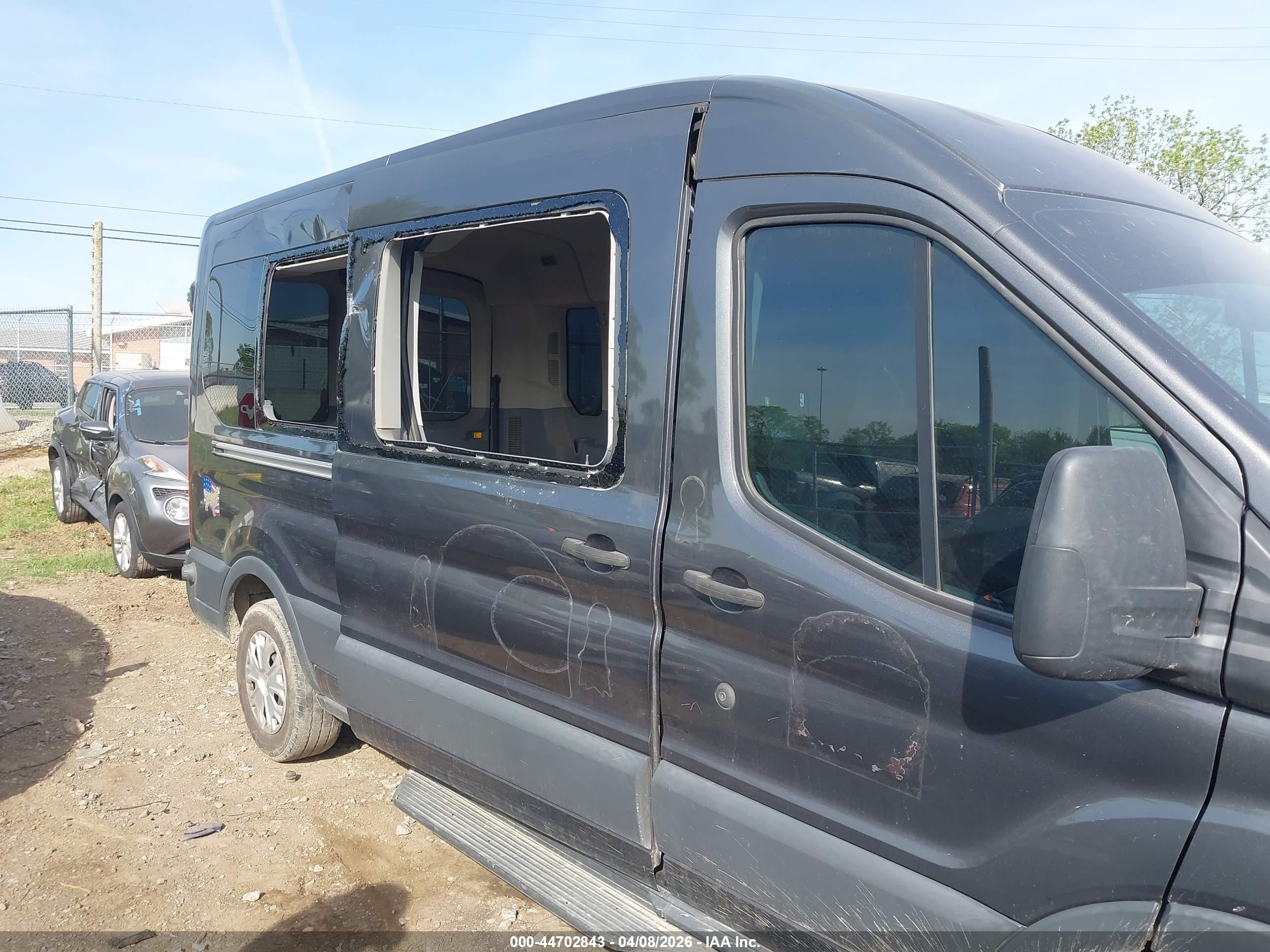 FORD TRANSIT-350 image 6