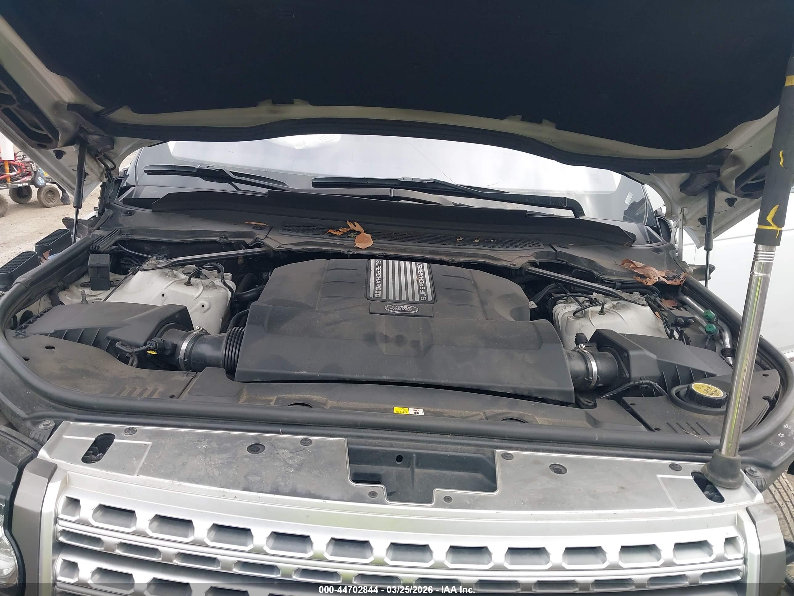 LAND ROVER image 10