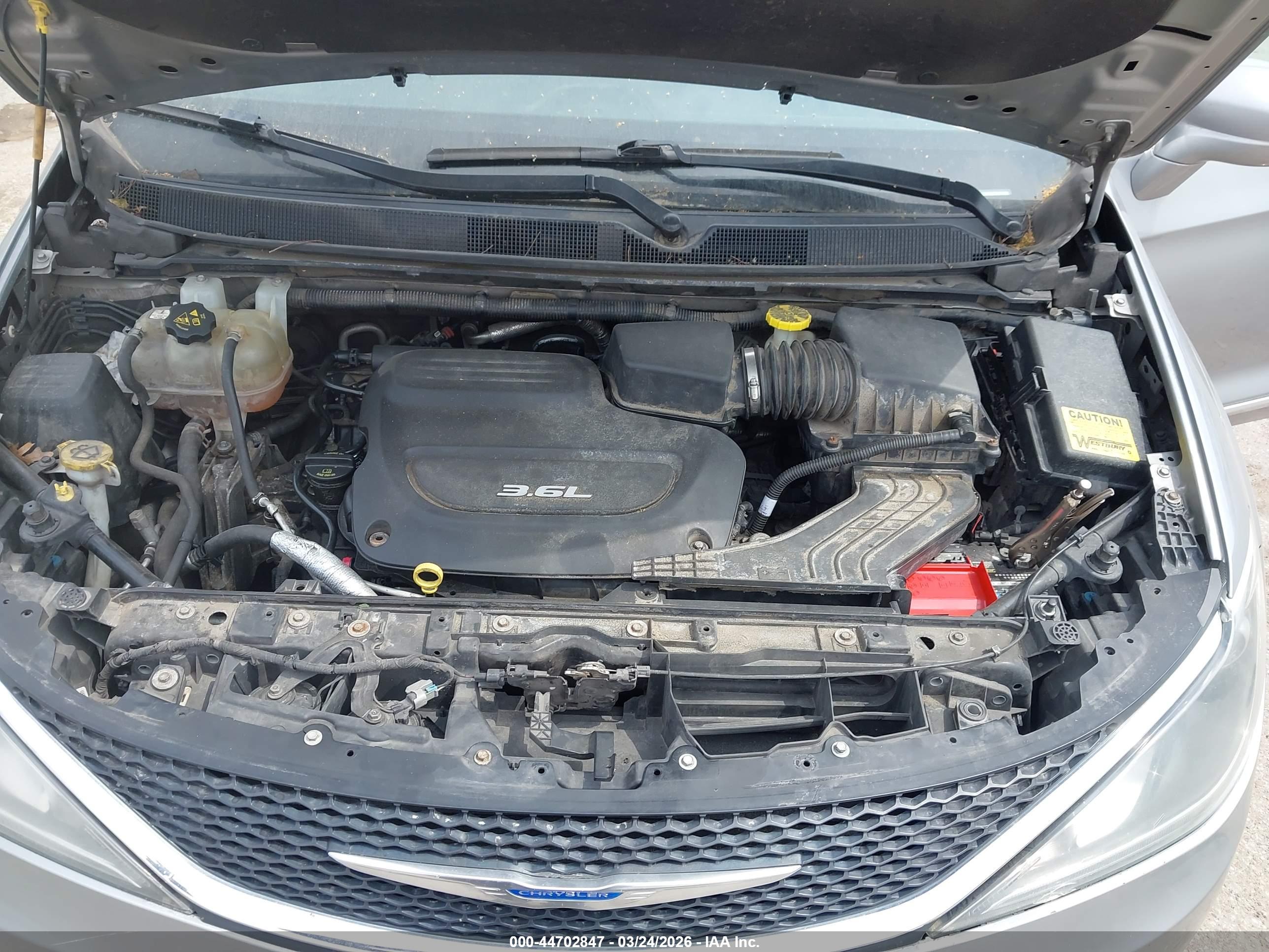 CHRYSLER PACIFICA image 10