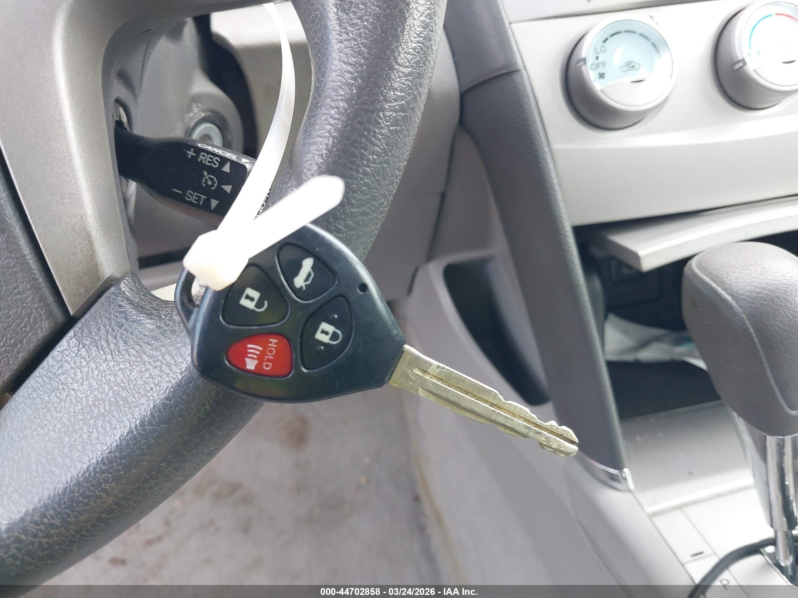 TOYOTA CAMRY image 11