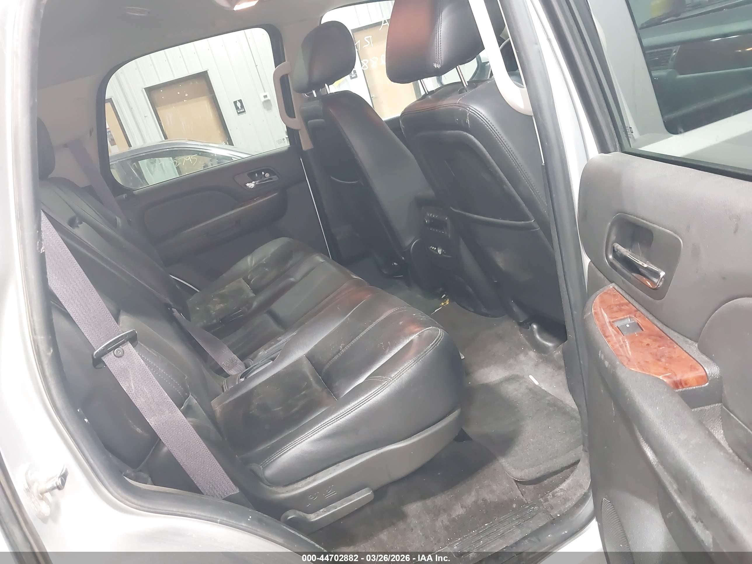 CHEVROLET TAHOE image 8
