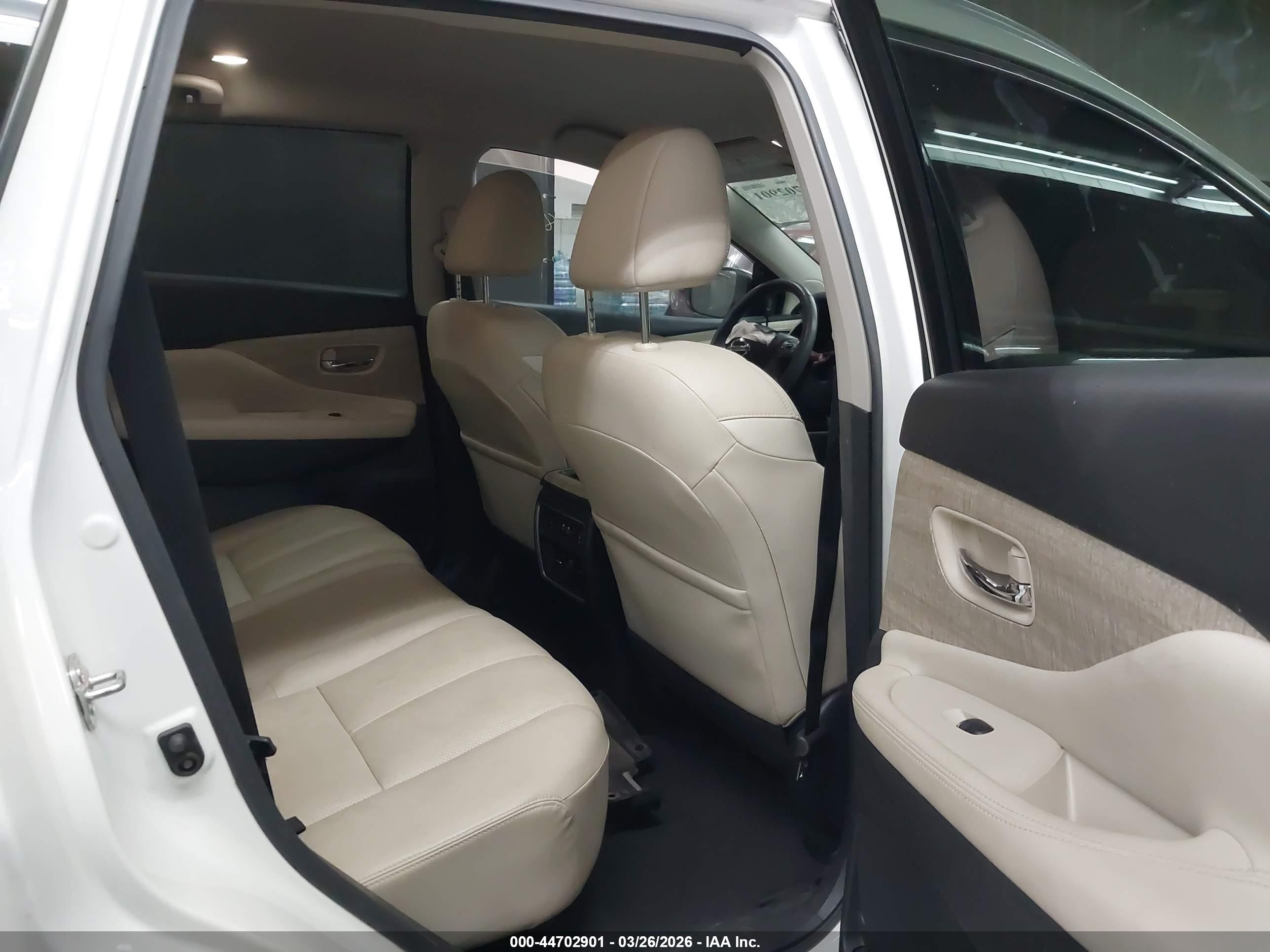 NISSAN MURANO image 8