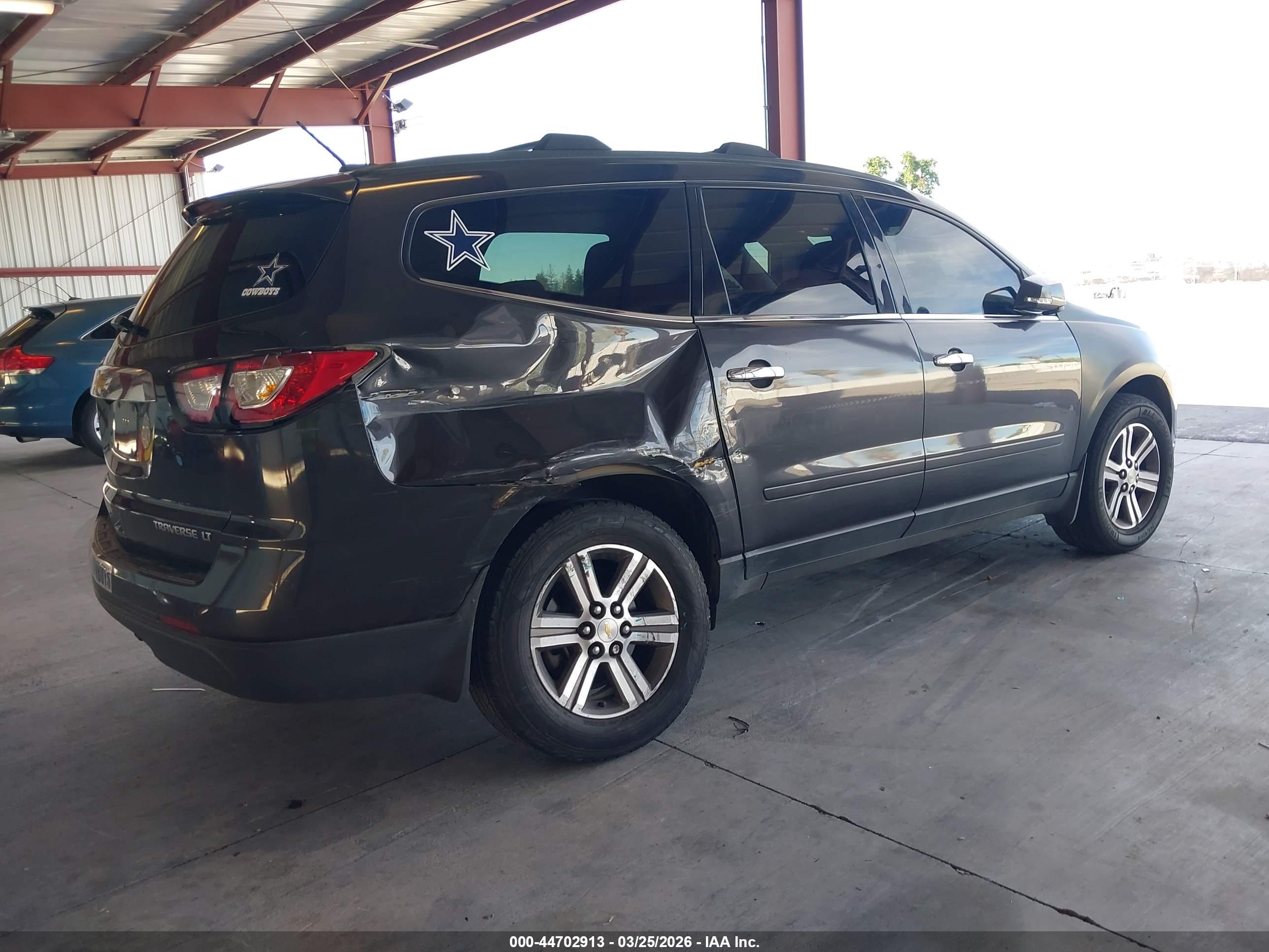 CHEVROLET TRAVERSE image 4