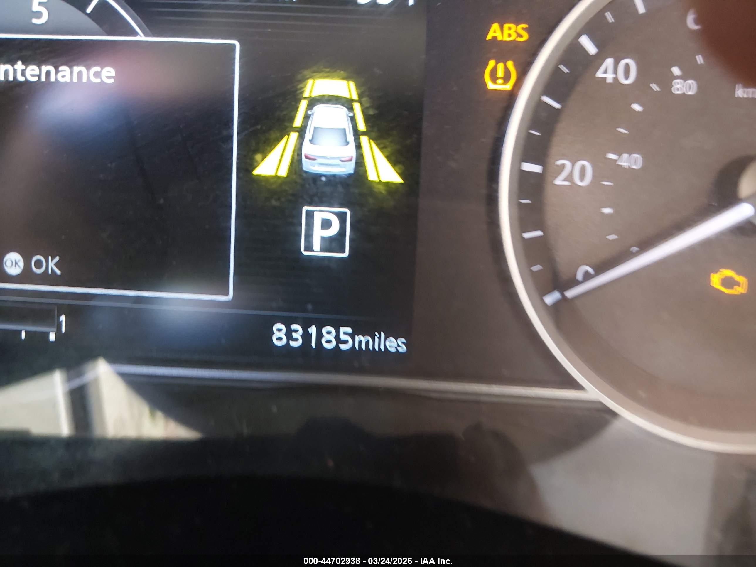 NISSAN VERSA image 7