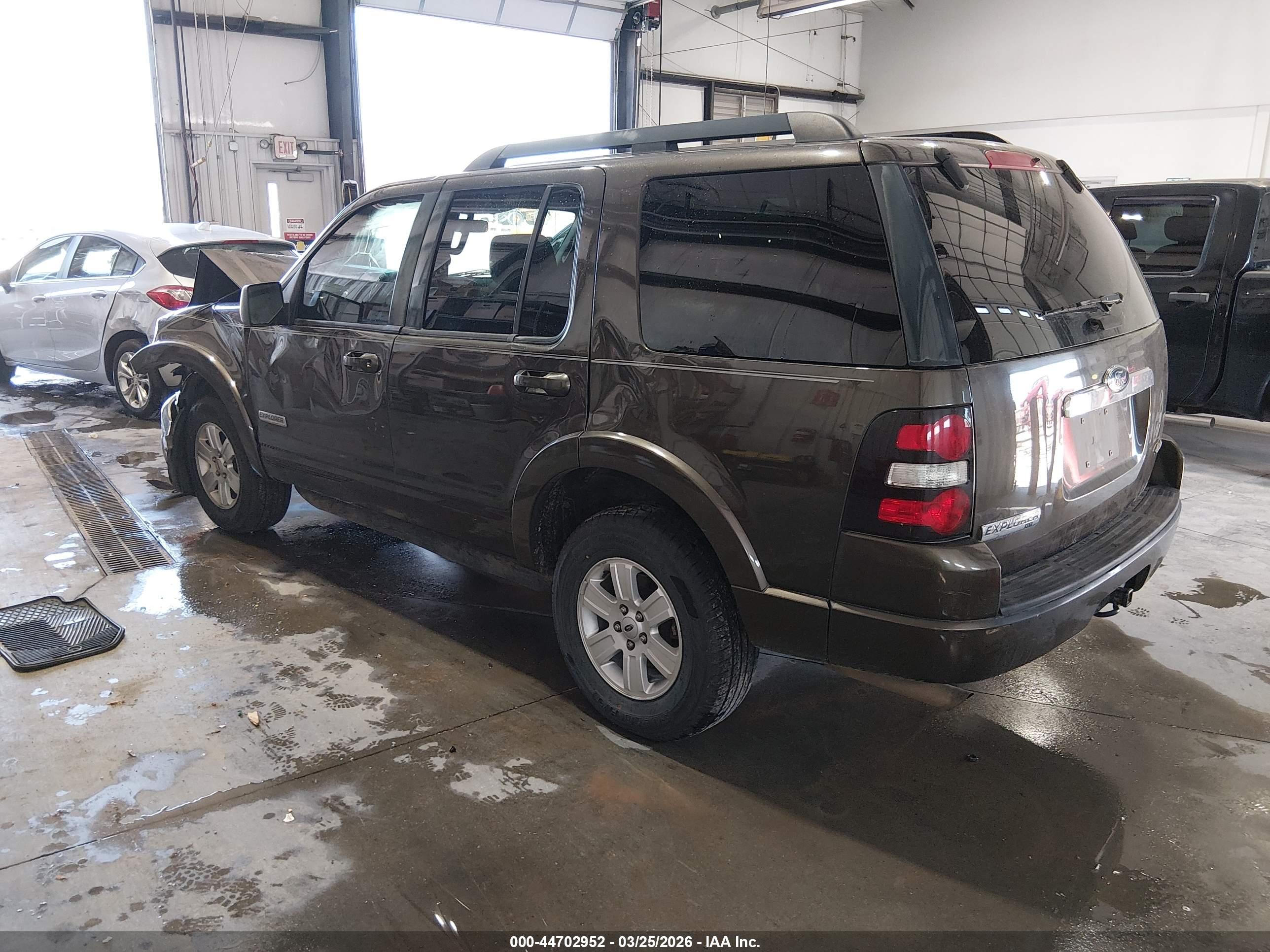 FORD EXPLORER image 3