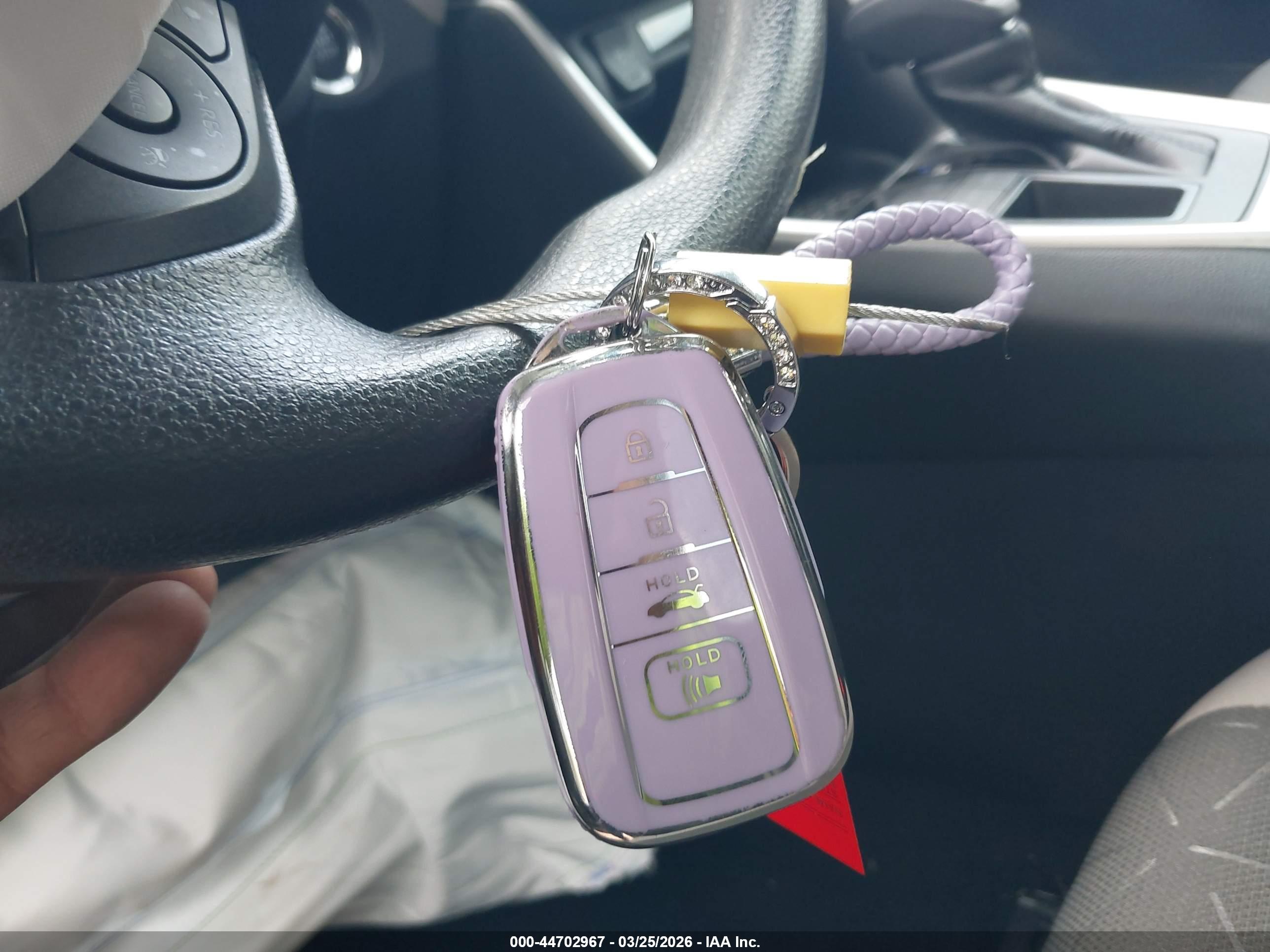 TOYOTA RAV4 image 11