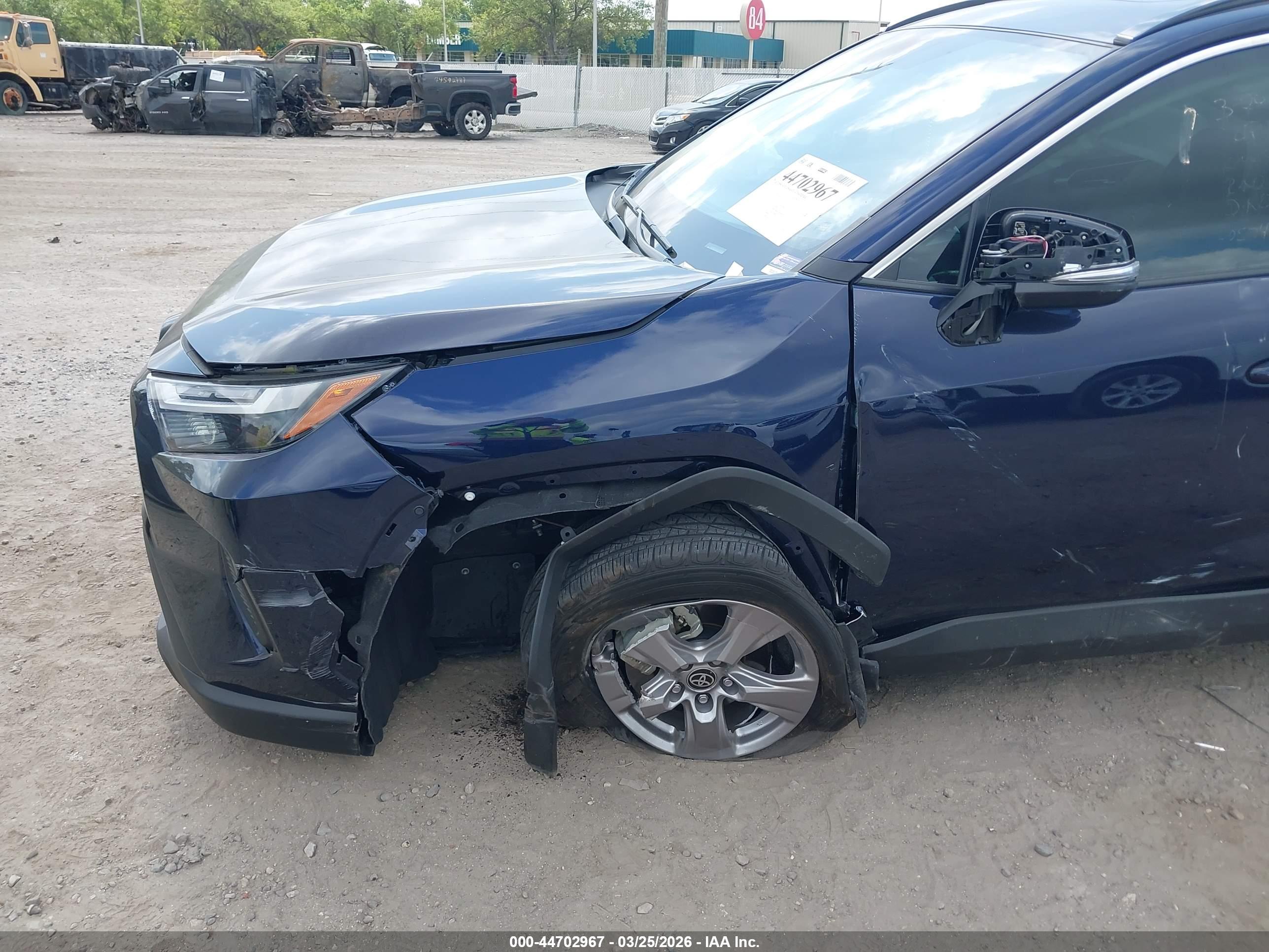 TOYOTA RAV4 image 6