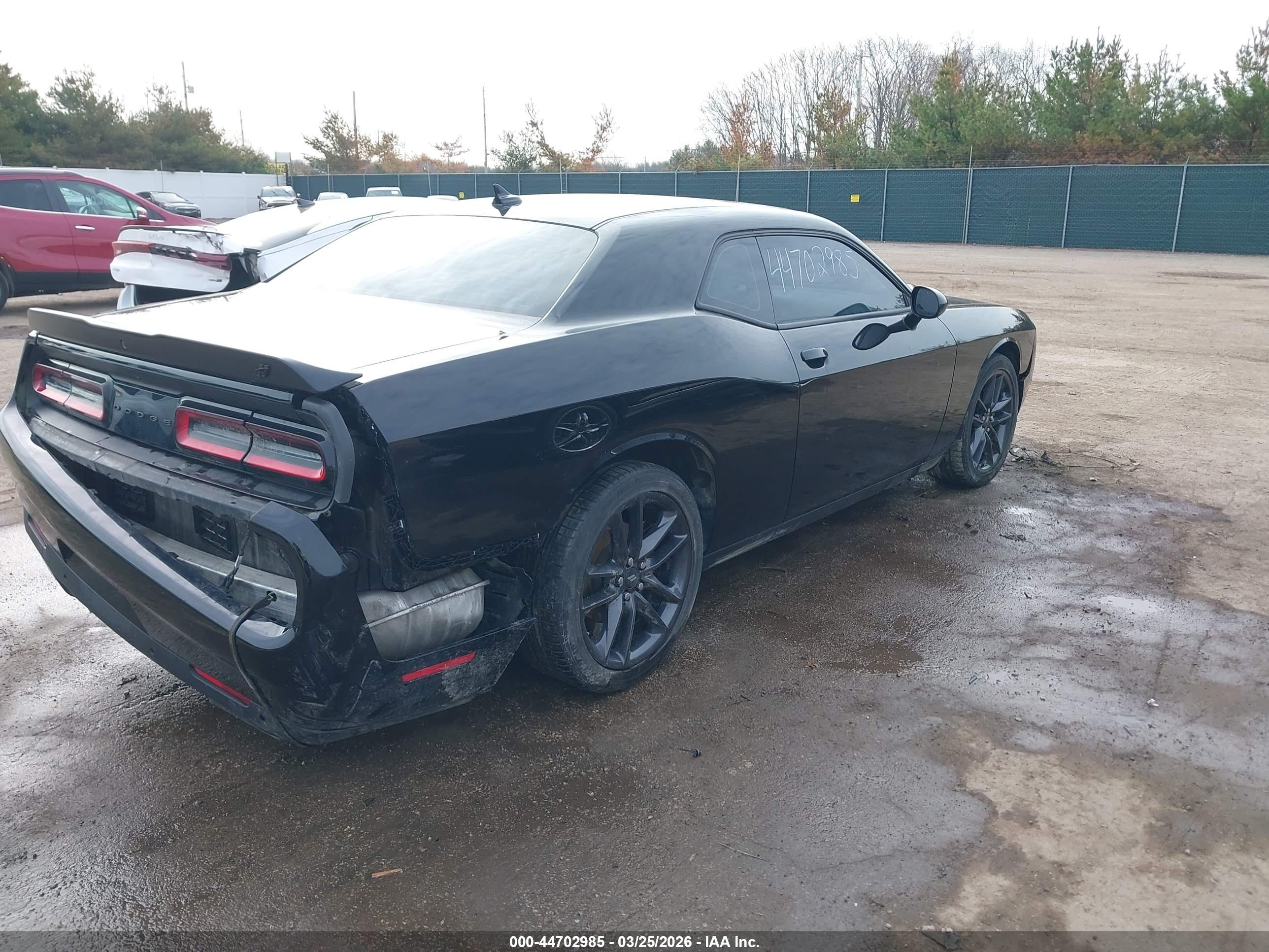 DODGE CHALLENGER image 4