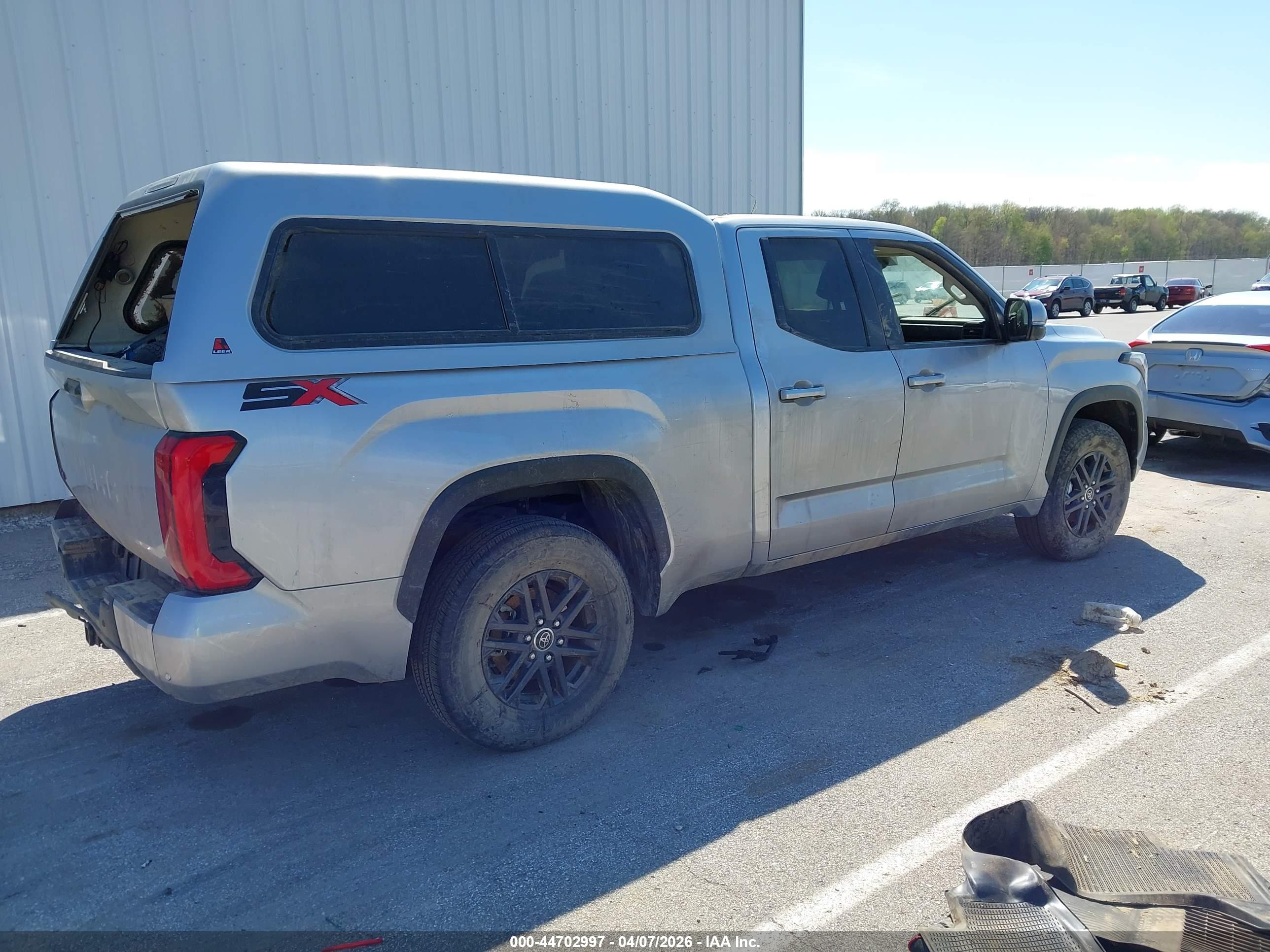 TOYOTA TUNDRA image 4