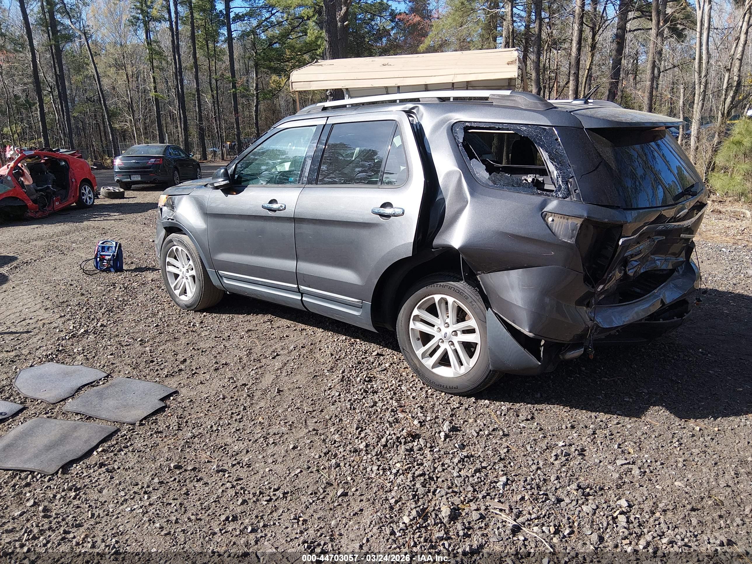 FORD EXPLORER image 3